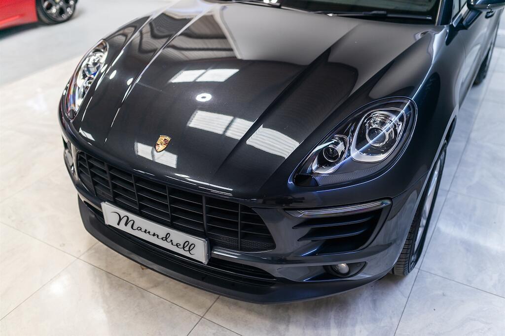 Porsche Macan view 7