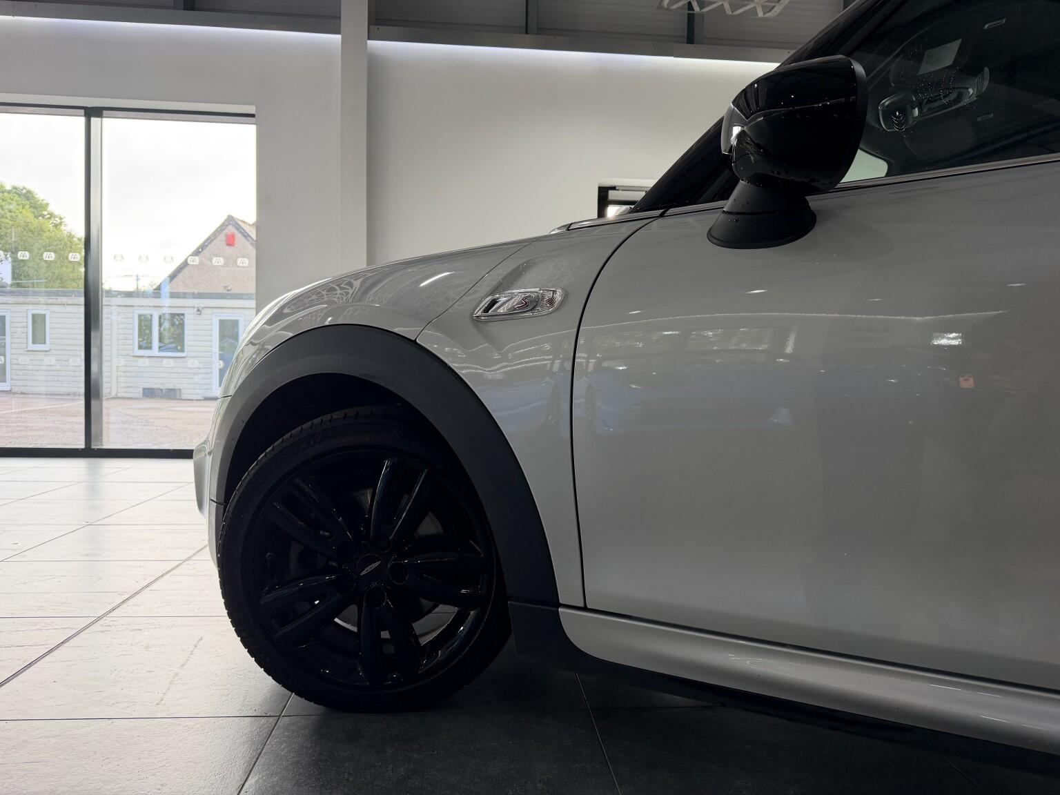 Mini Cooper view 5