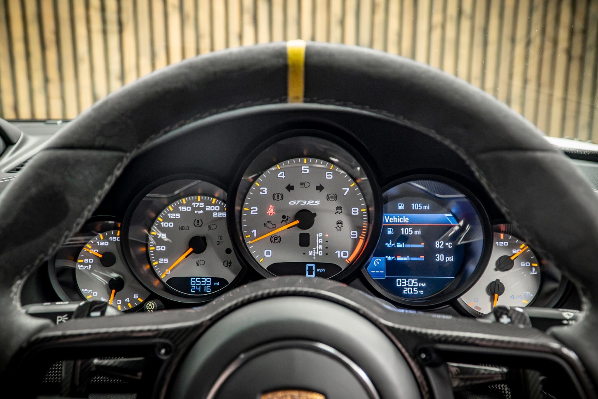 Porsche 911 view 35