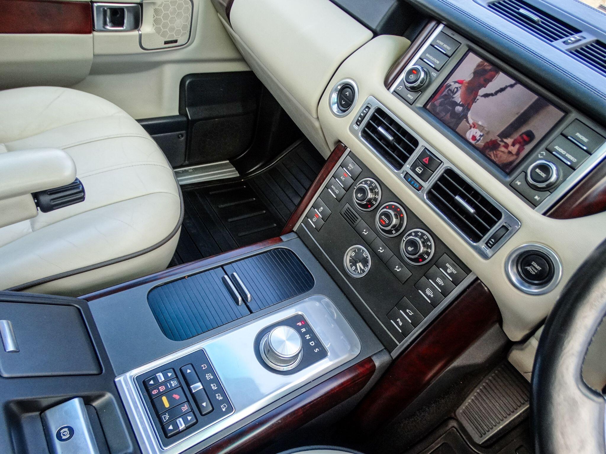 Land Rover Range Rover view 5