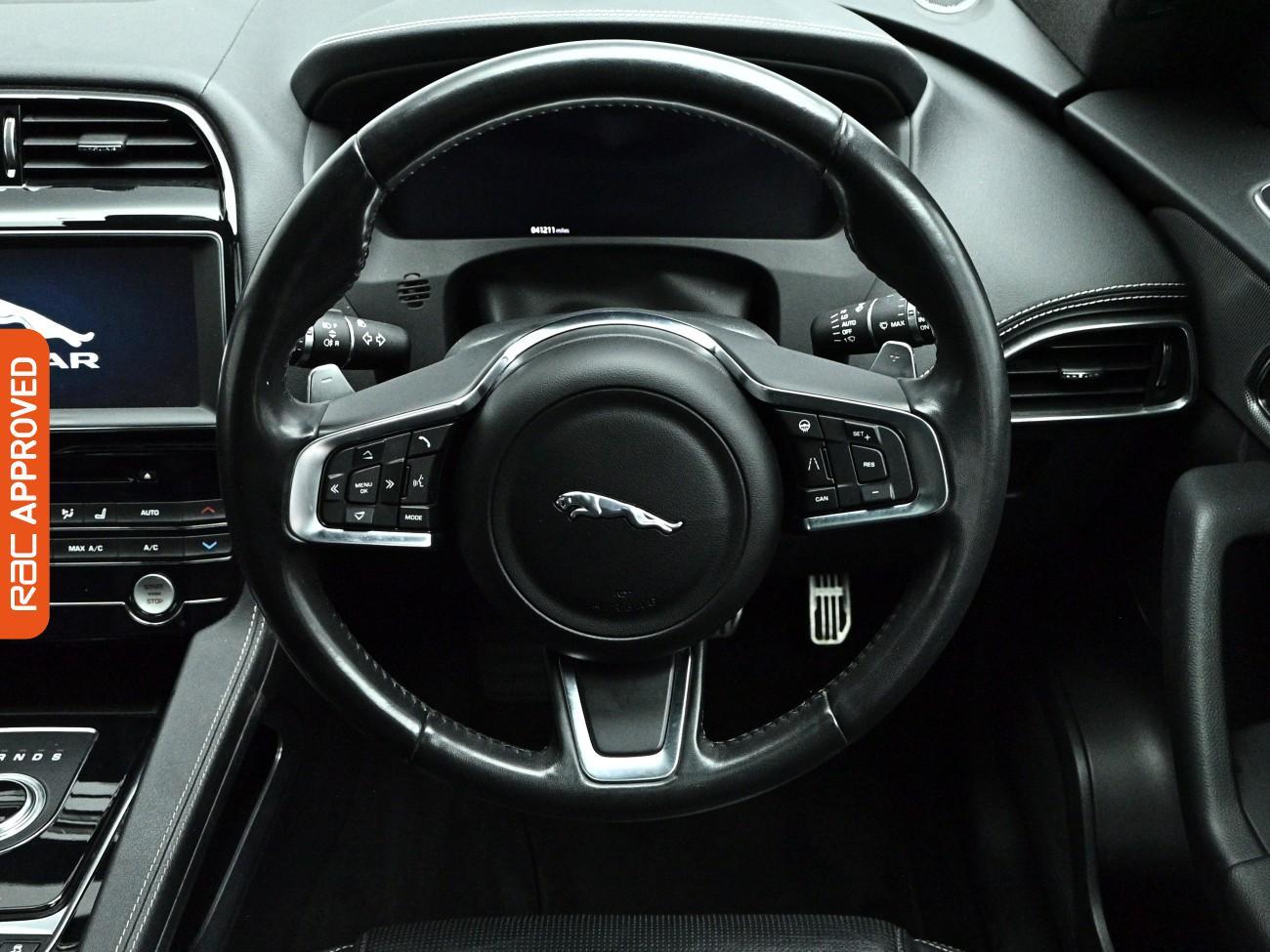 Jaguar F-Pace view 9