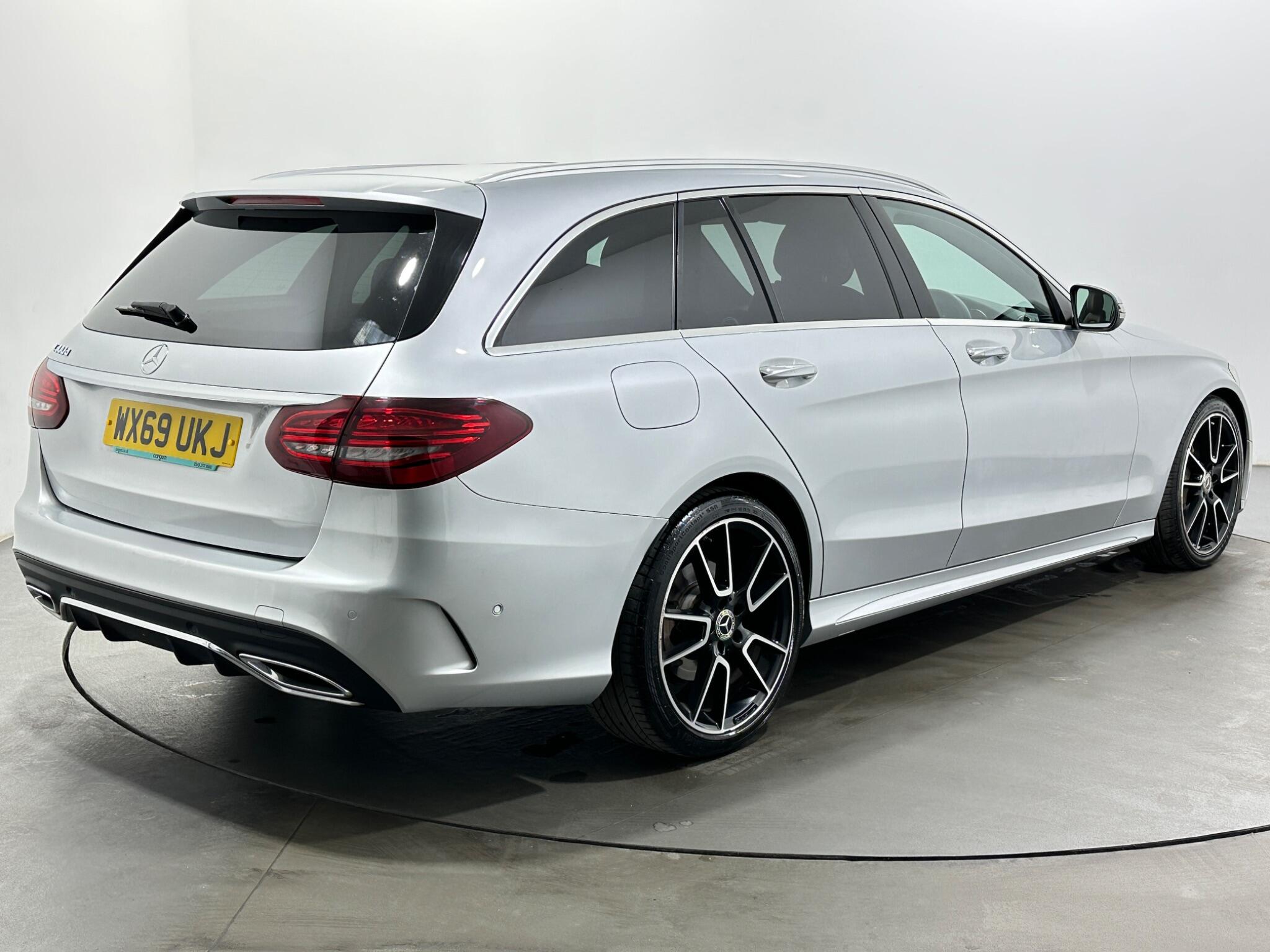 Mercedes-Benz C Class view 8