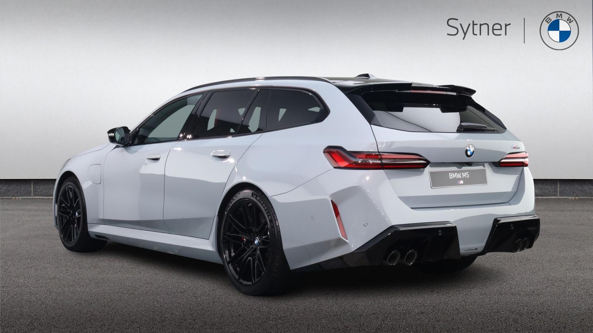 BMW M5 view 2