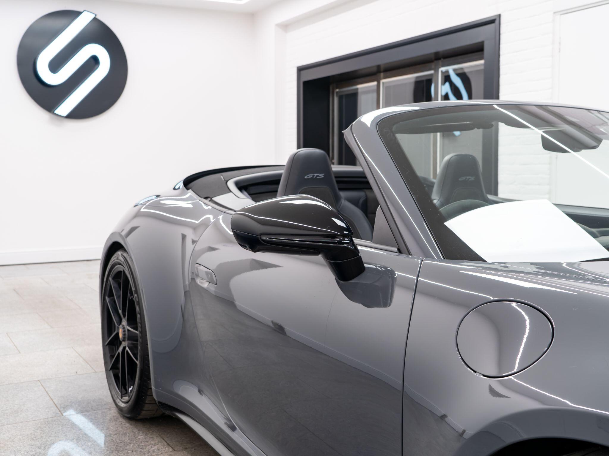 Porsche 911 view 49