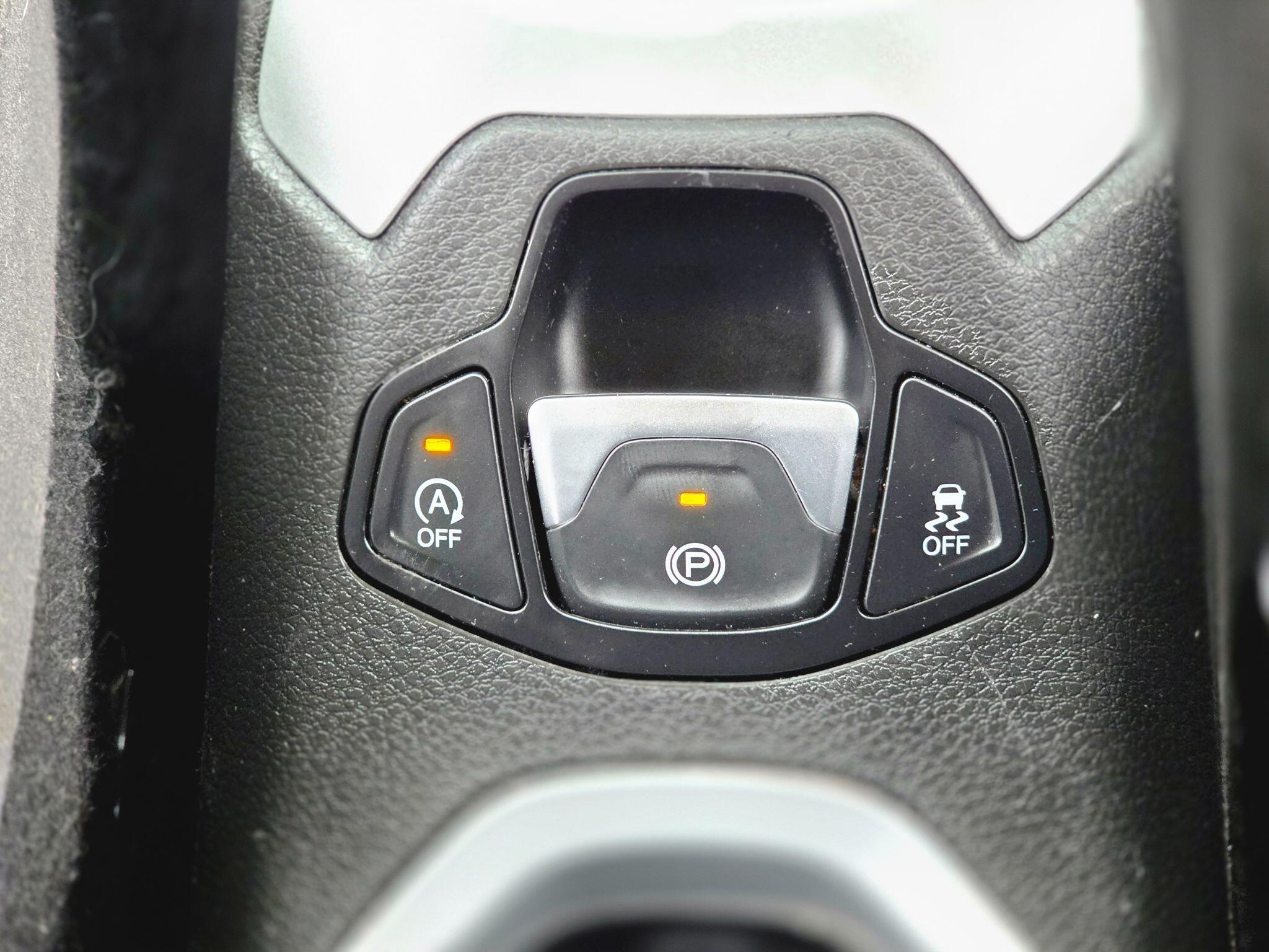 Jeep Renegade view 40