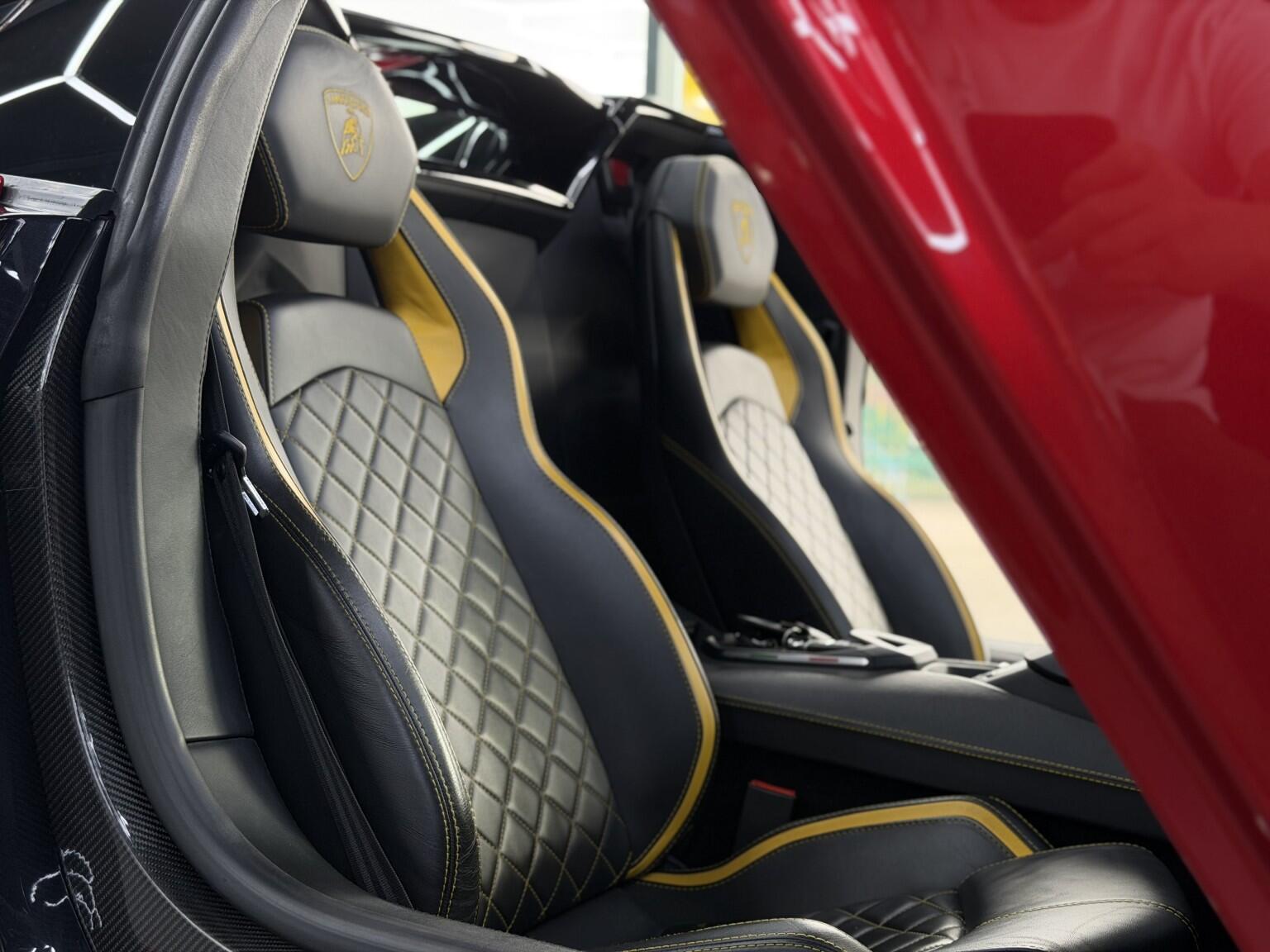 Lamborghini Aventador view 57