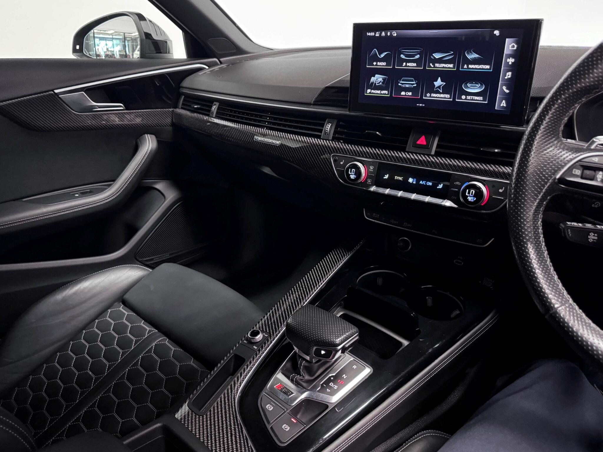 Audi RS4 Avant view 44