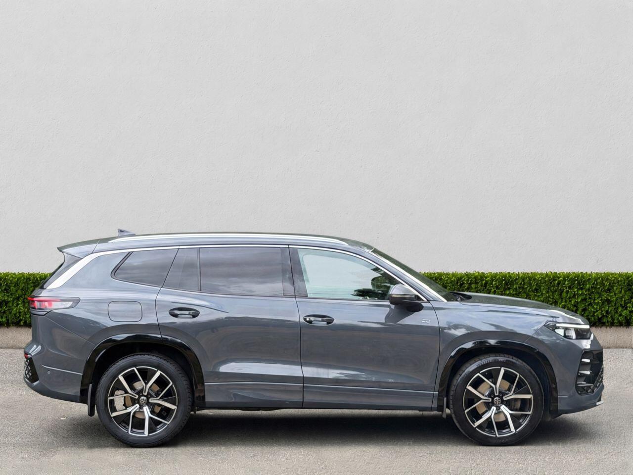 Volkswagen Tayron view 8