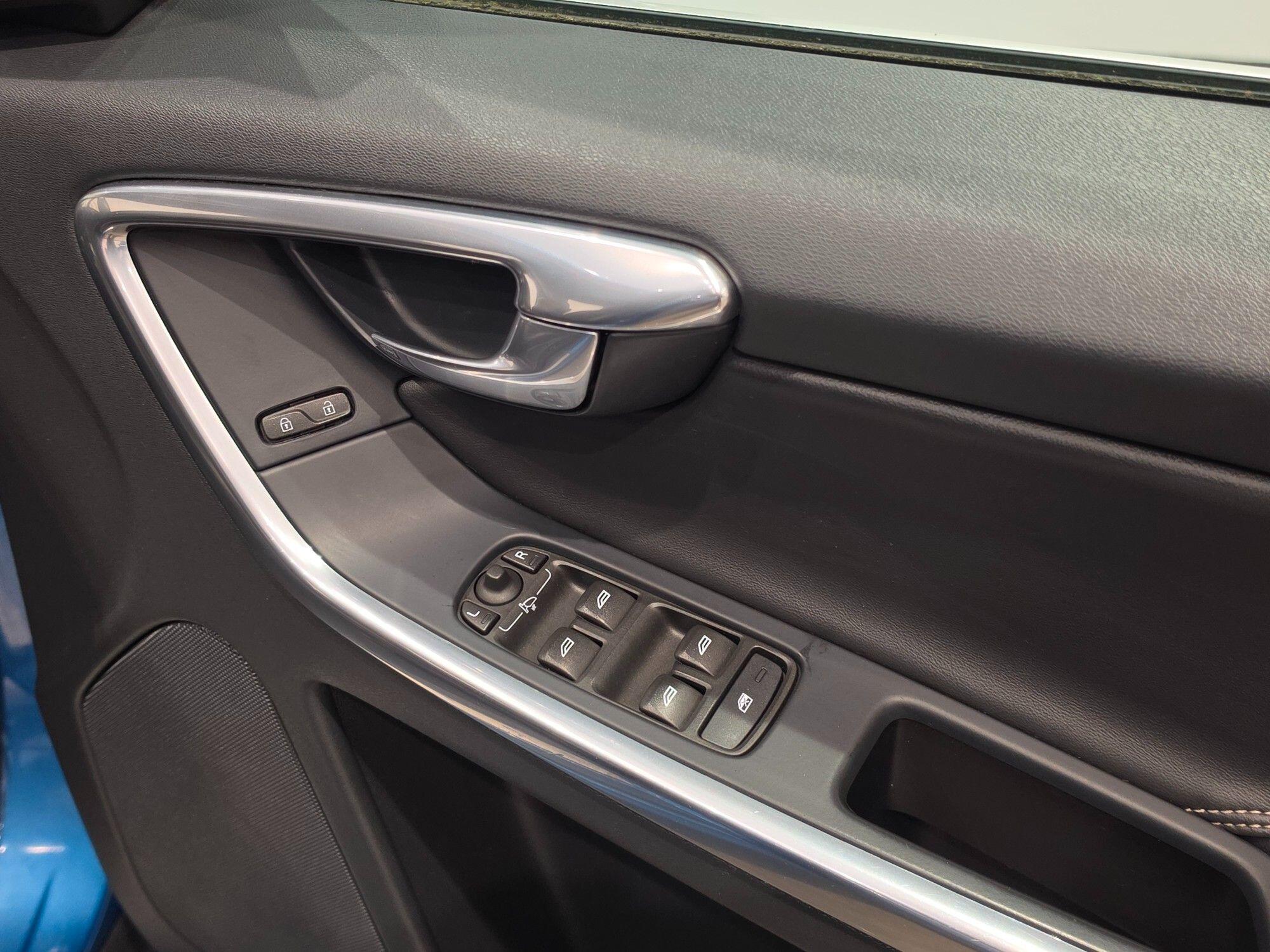 Volvo XC60 view 56