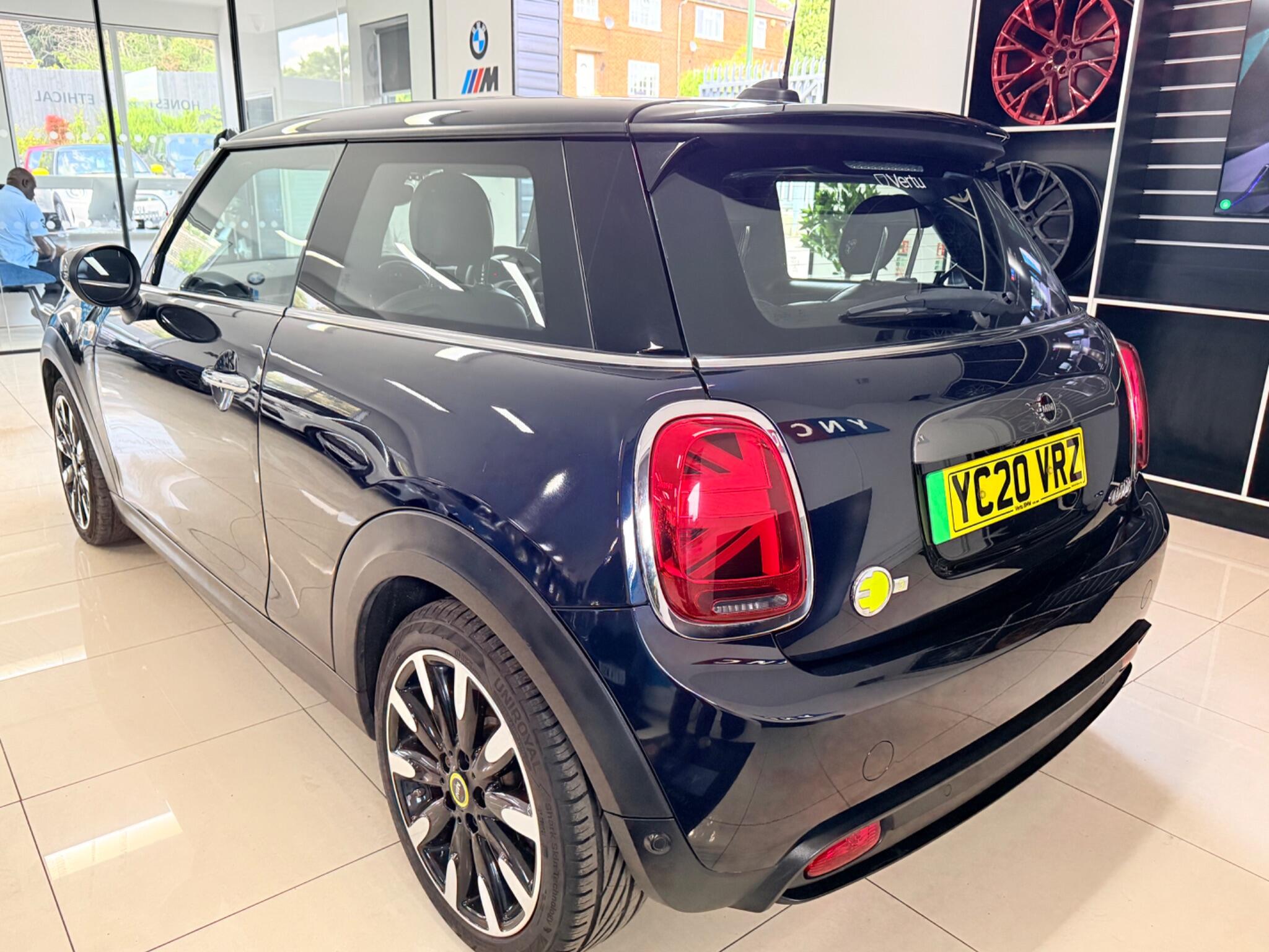 MINI Hatch view 14