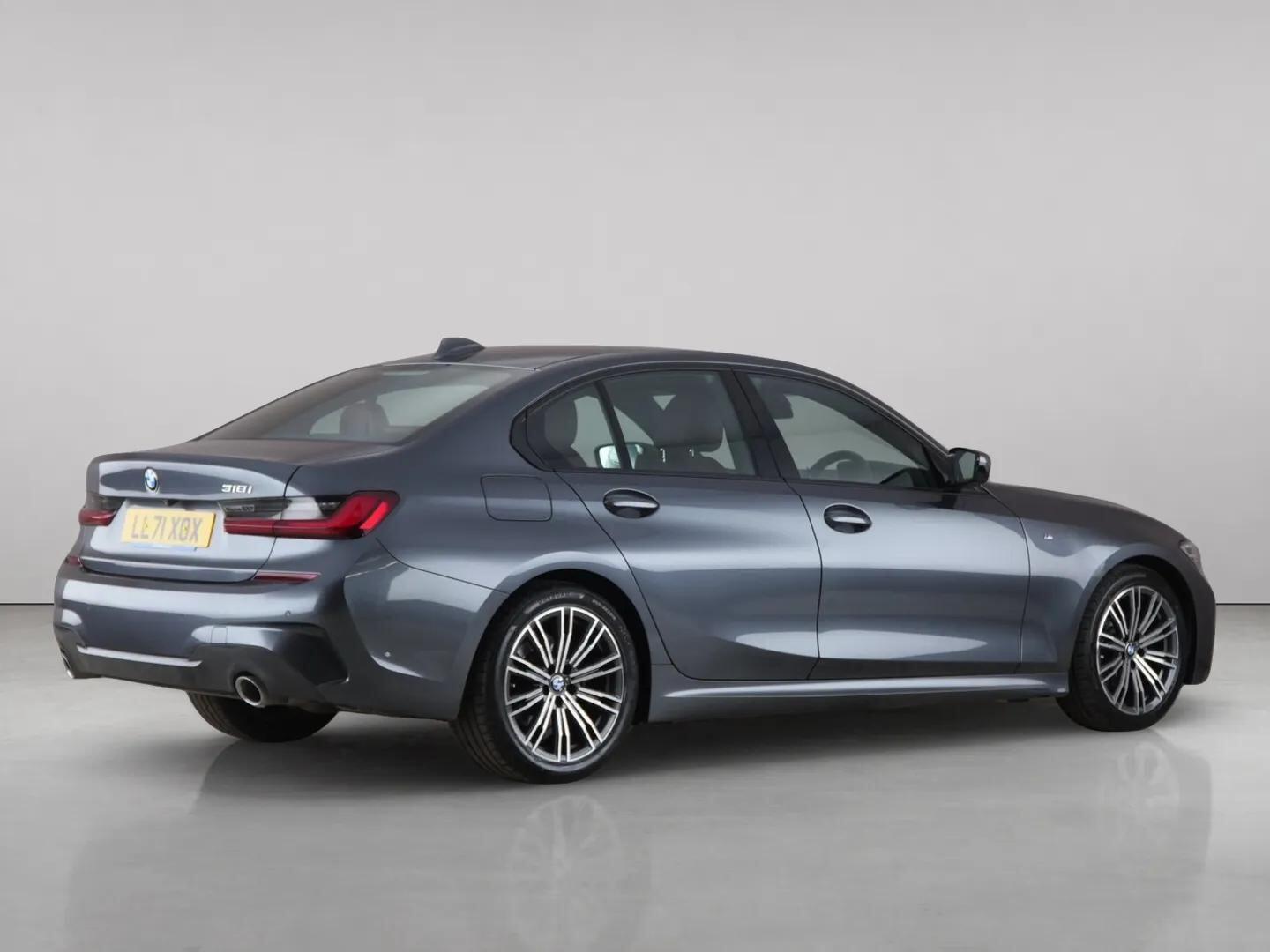 BMW 3 Series view 8