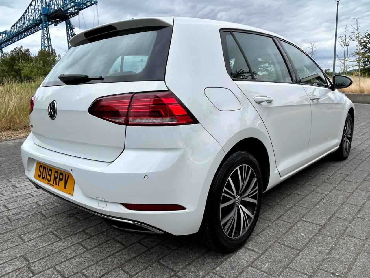 Volkswagen Golf view 8
