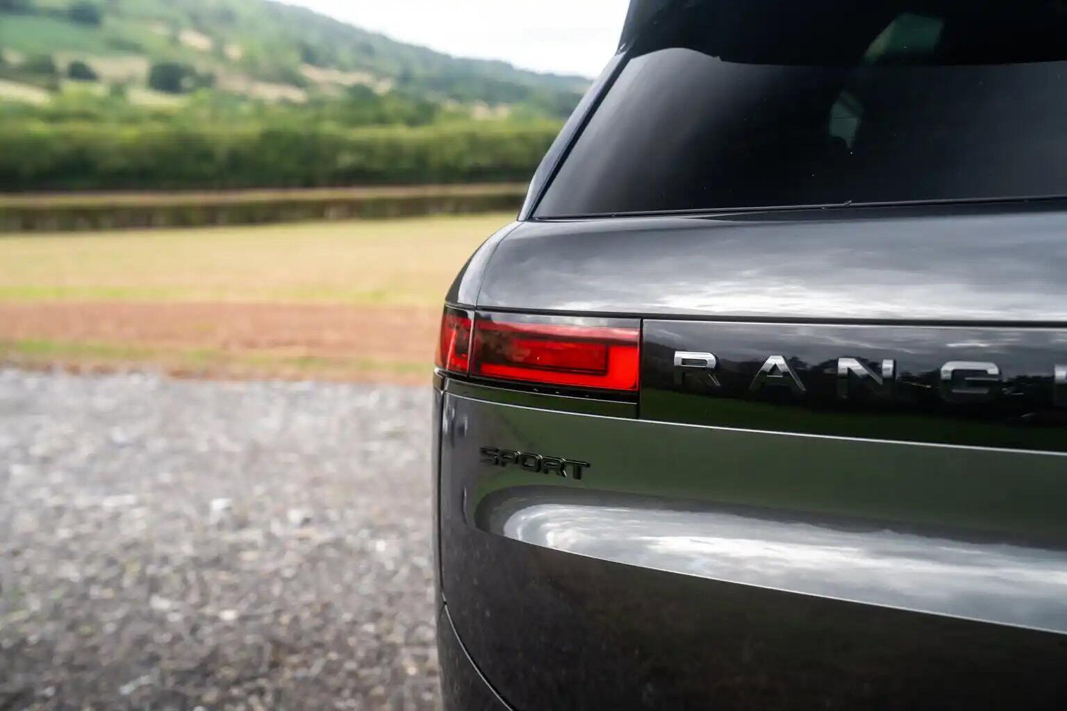 Land Rover Range Rover Sport view 13