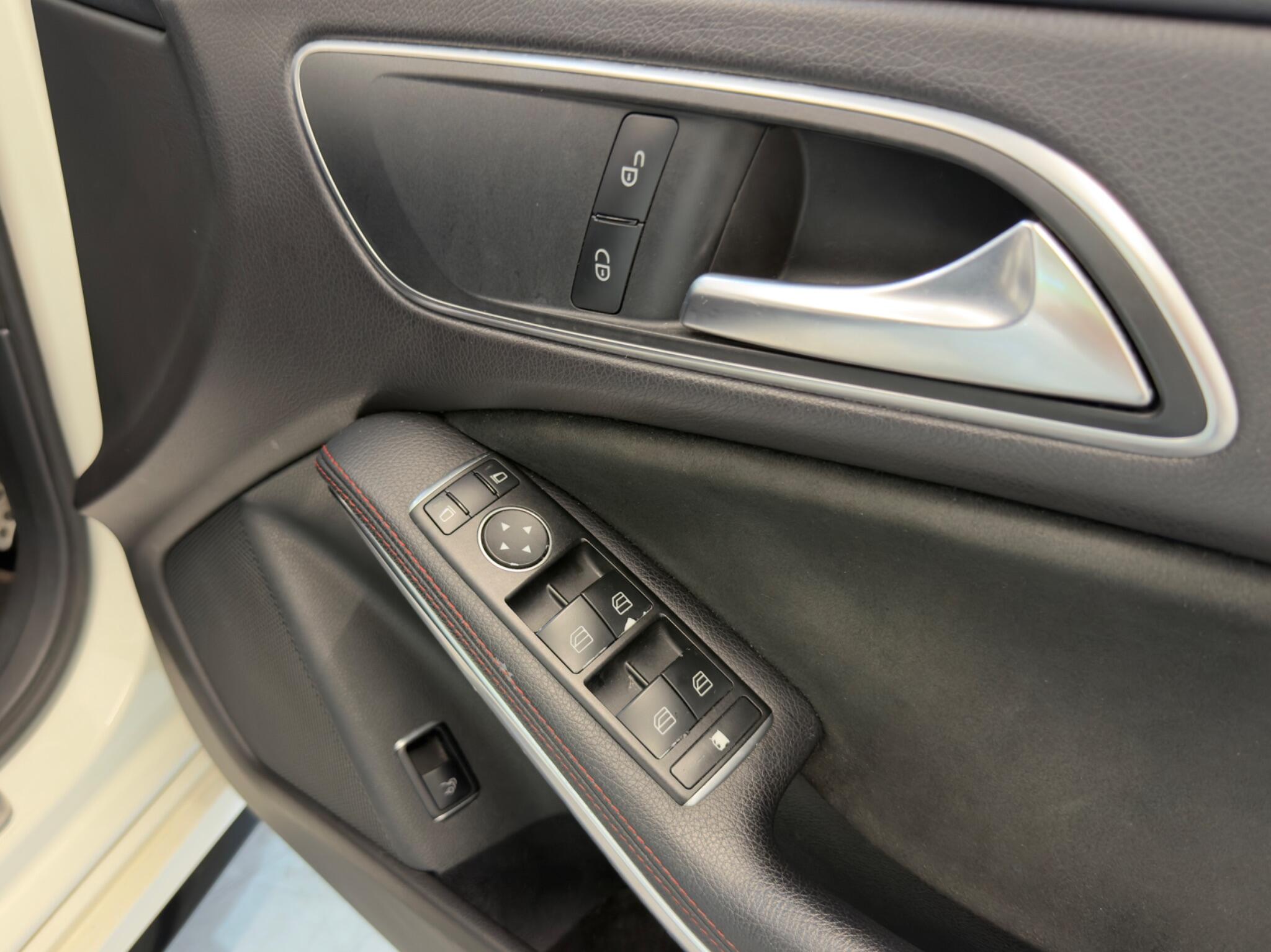 Mercedes-Benz Cla view 37