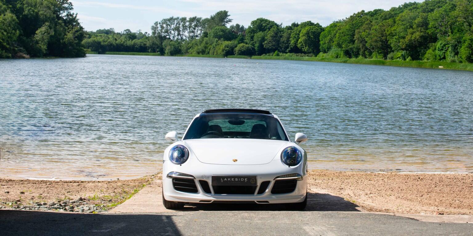 Porsche 911 view 2
