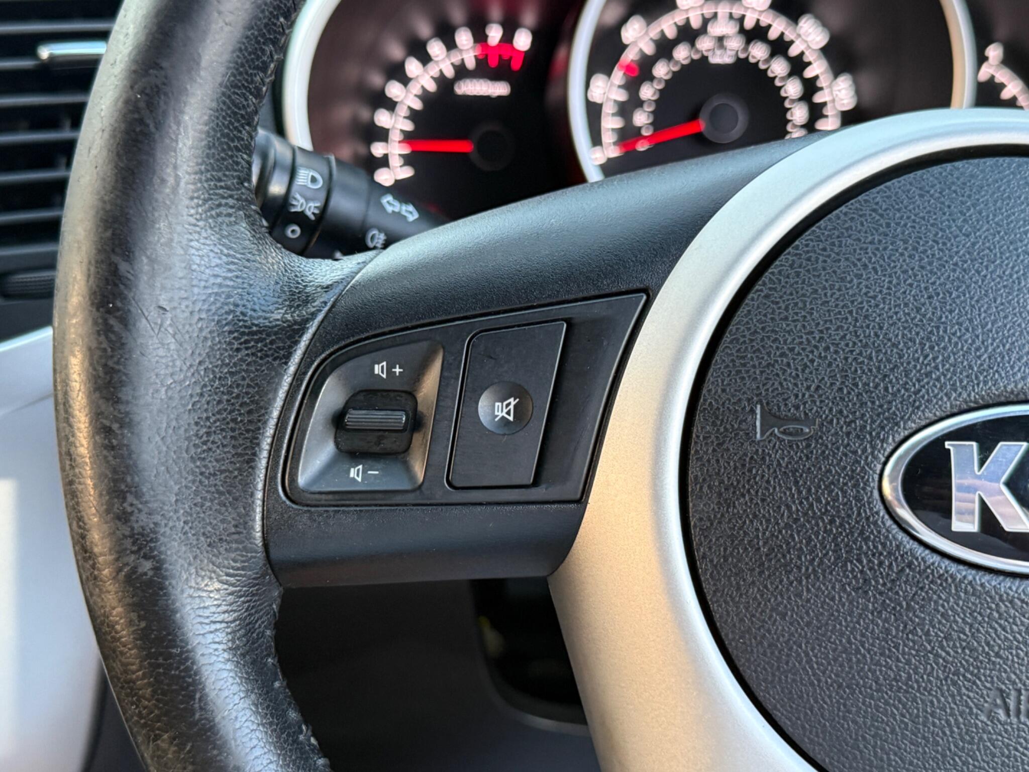Kia Venga - Image 60