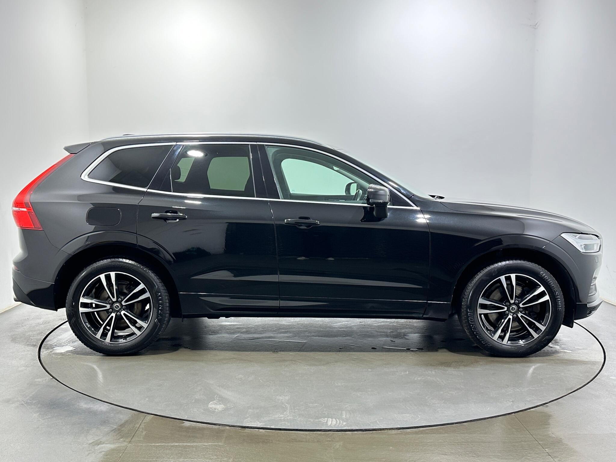 Volvo XC60 view 9