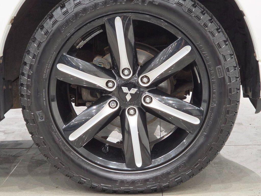 Mitsubishi Shogun view 40