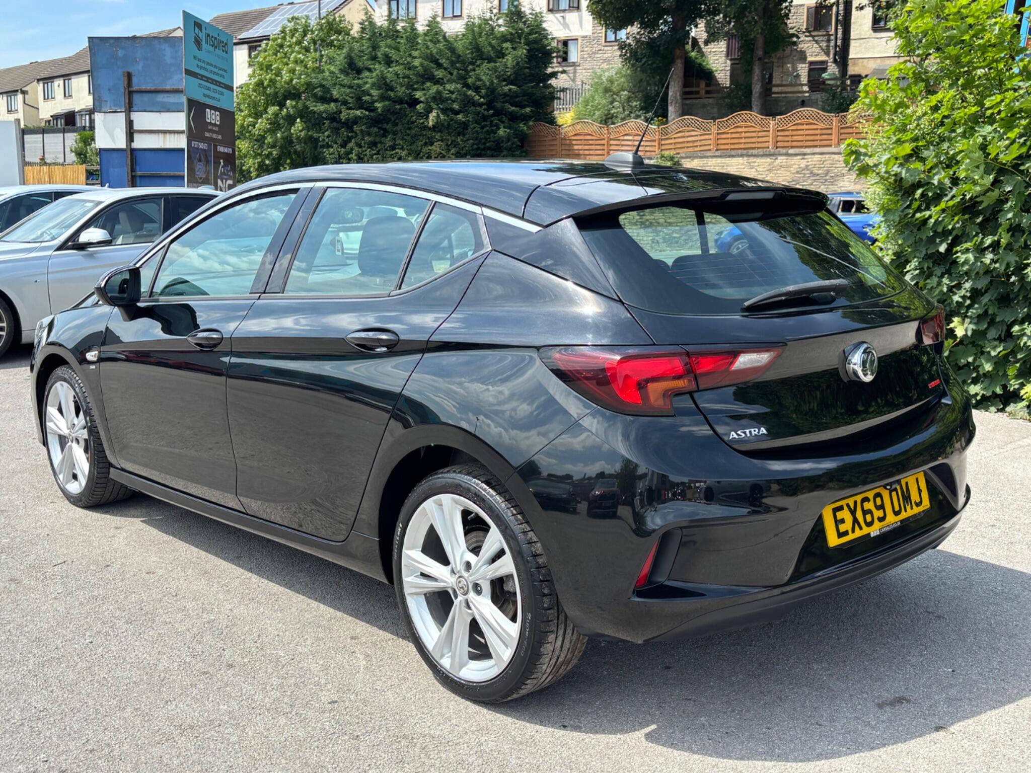 Vauxhall Astra view 4