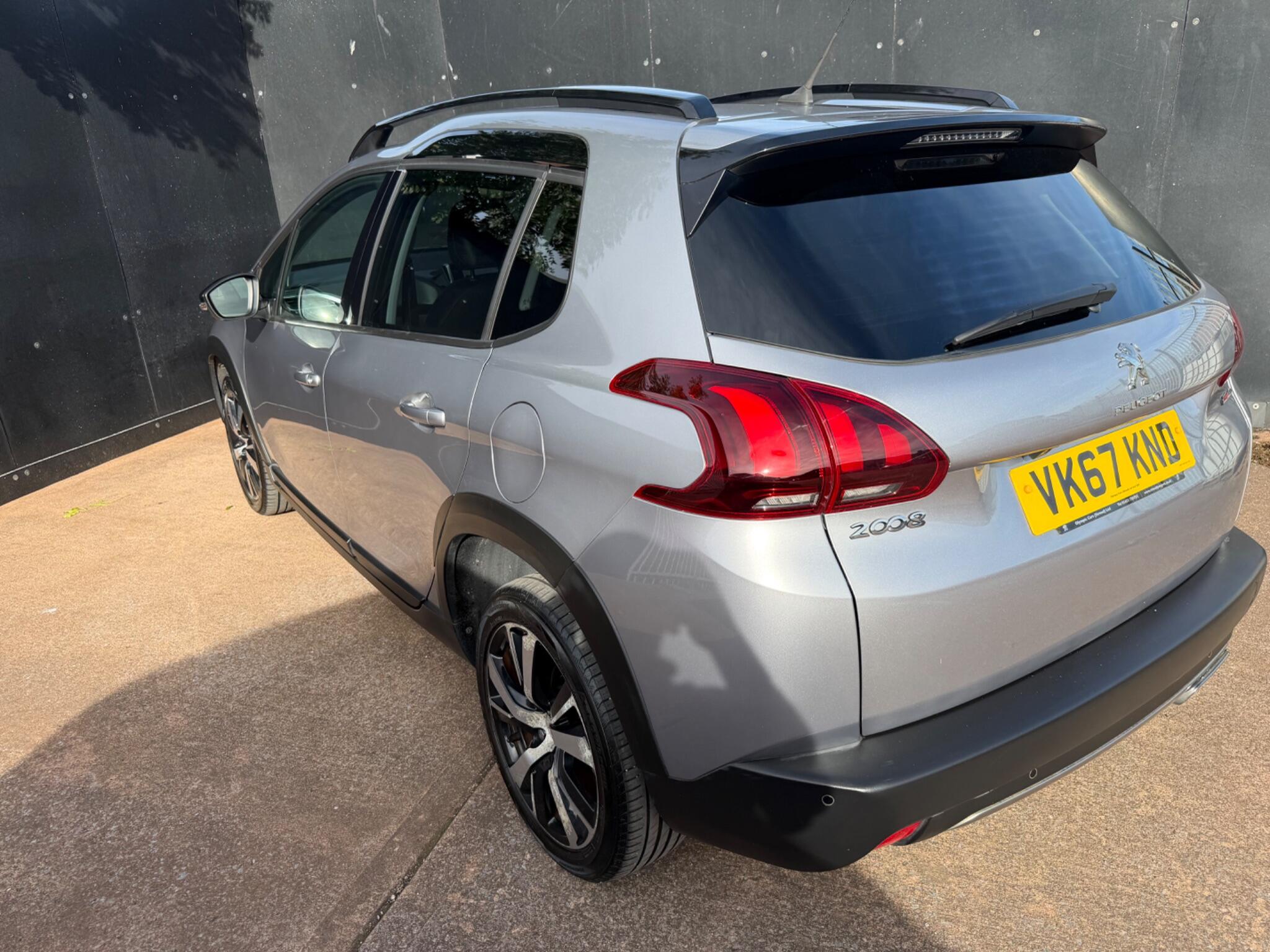 Peugeot 2008 view 17
