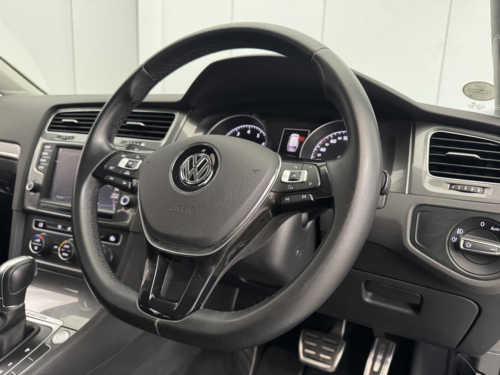 Volkswagen Golf view 41