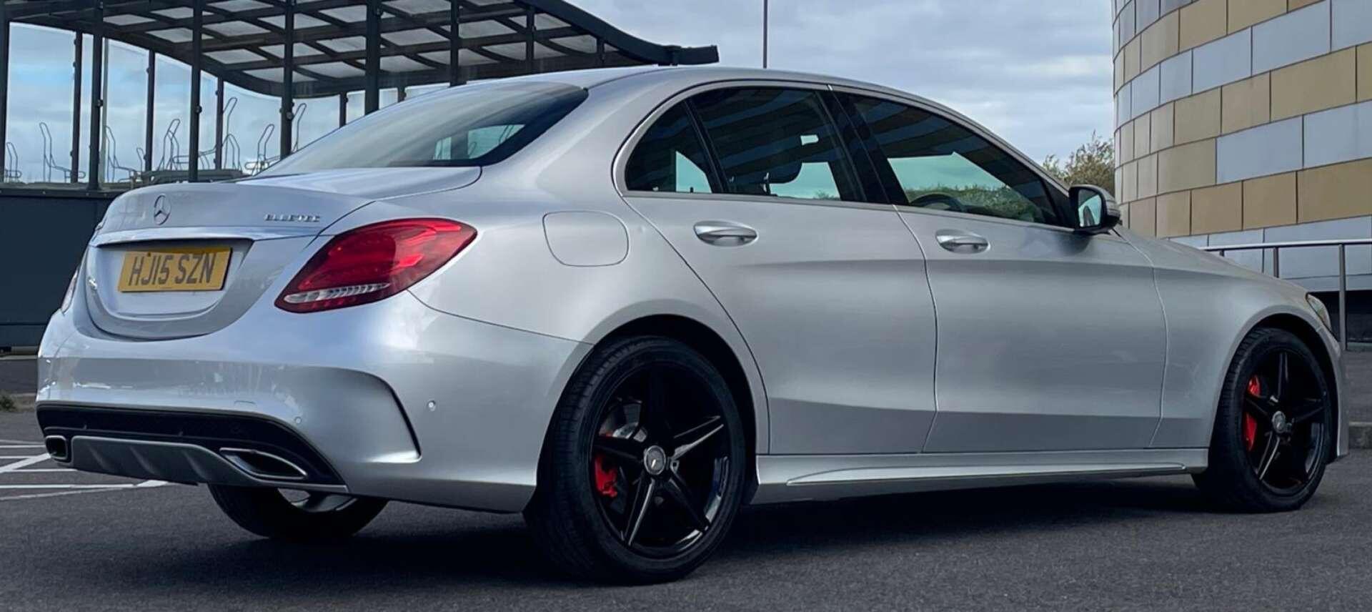 Mercedes-Benz C-Class view 31