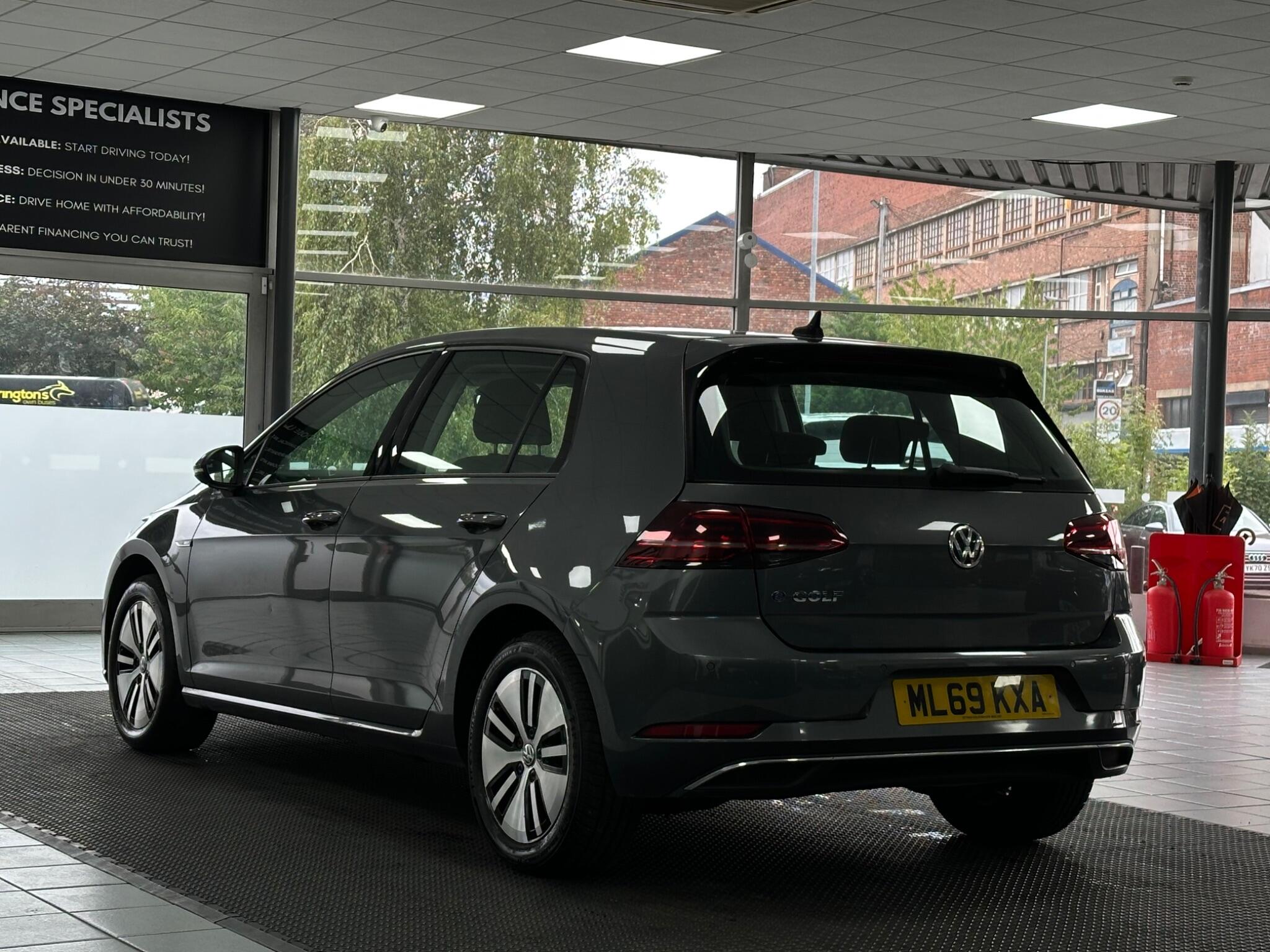 Volkswagen E-Golf view 10