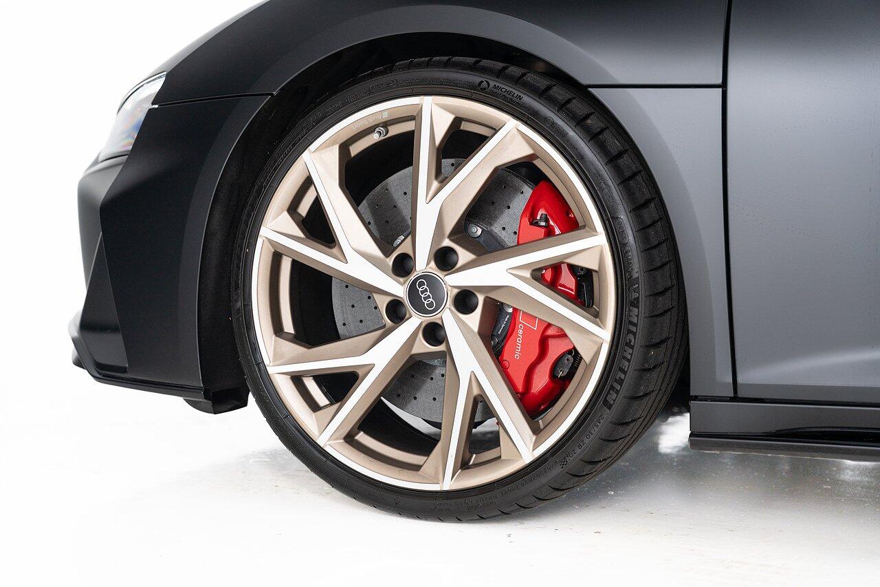 Audi R8 view 27