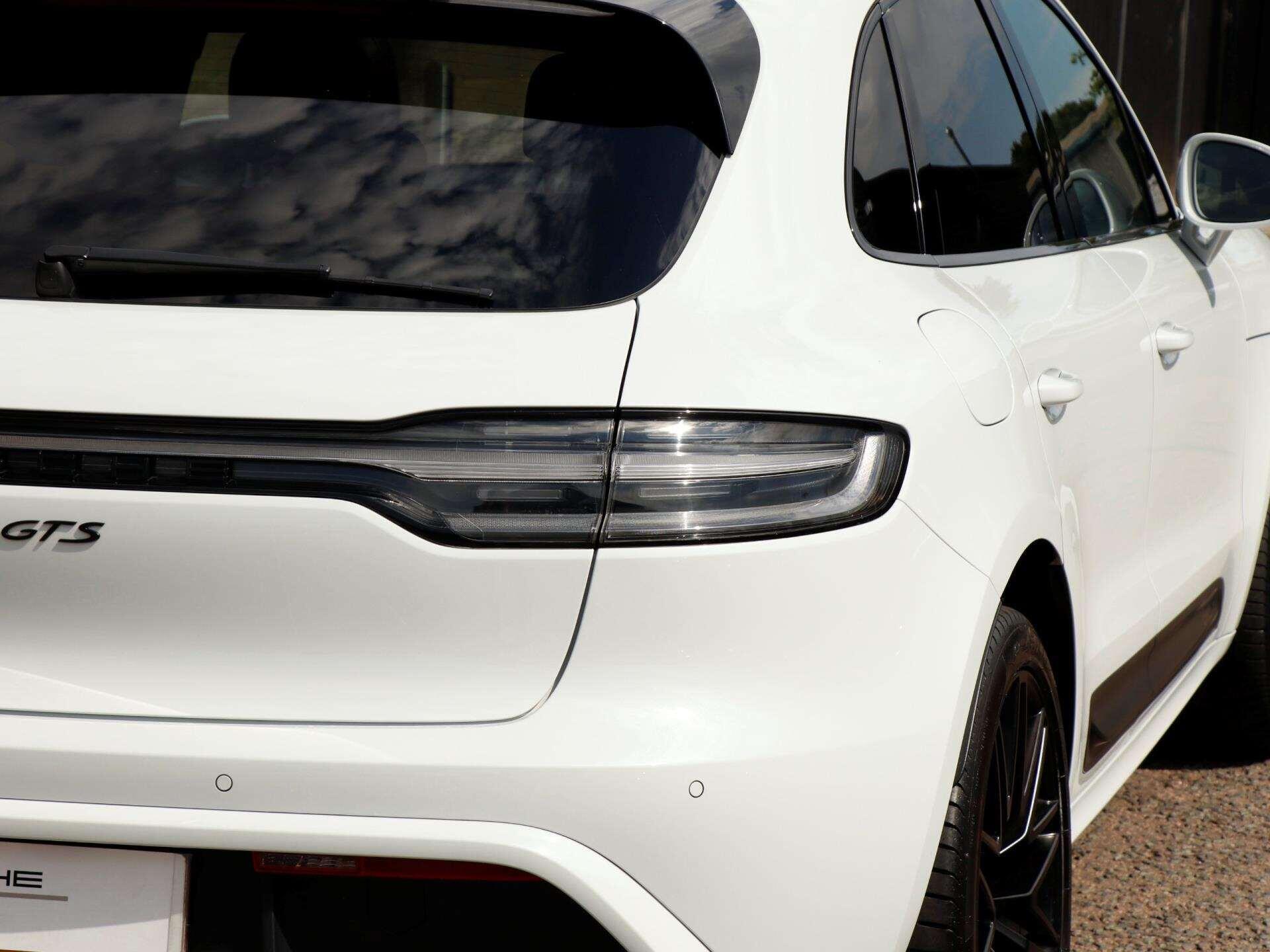 Porsche Macan view 36