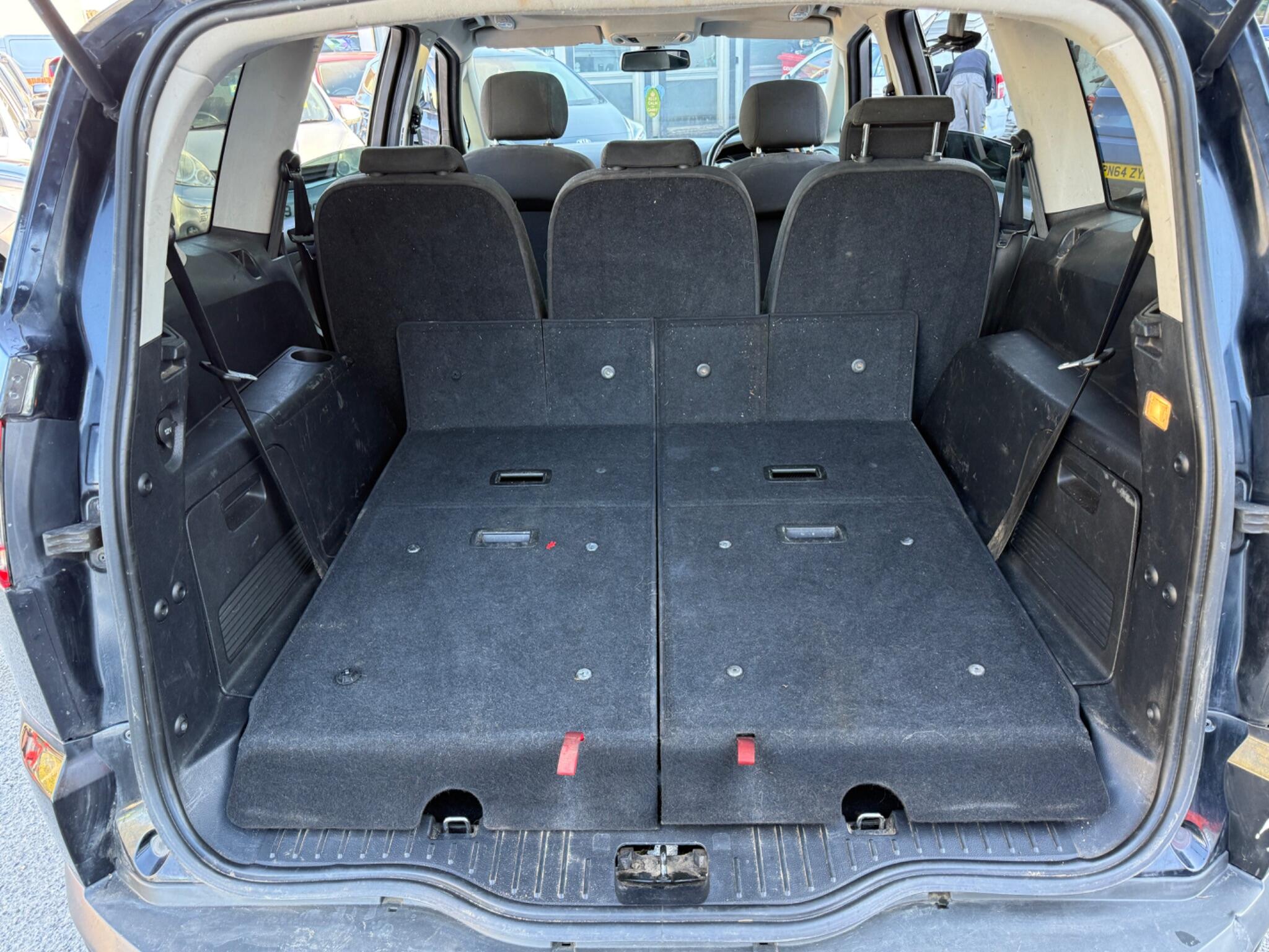 Ford S-Max - Image 19