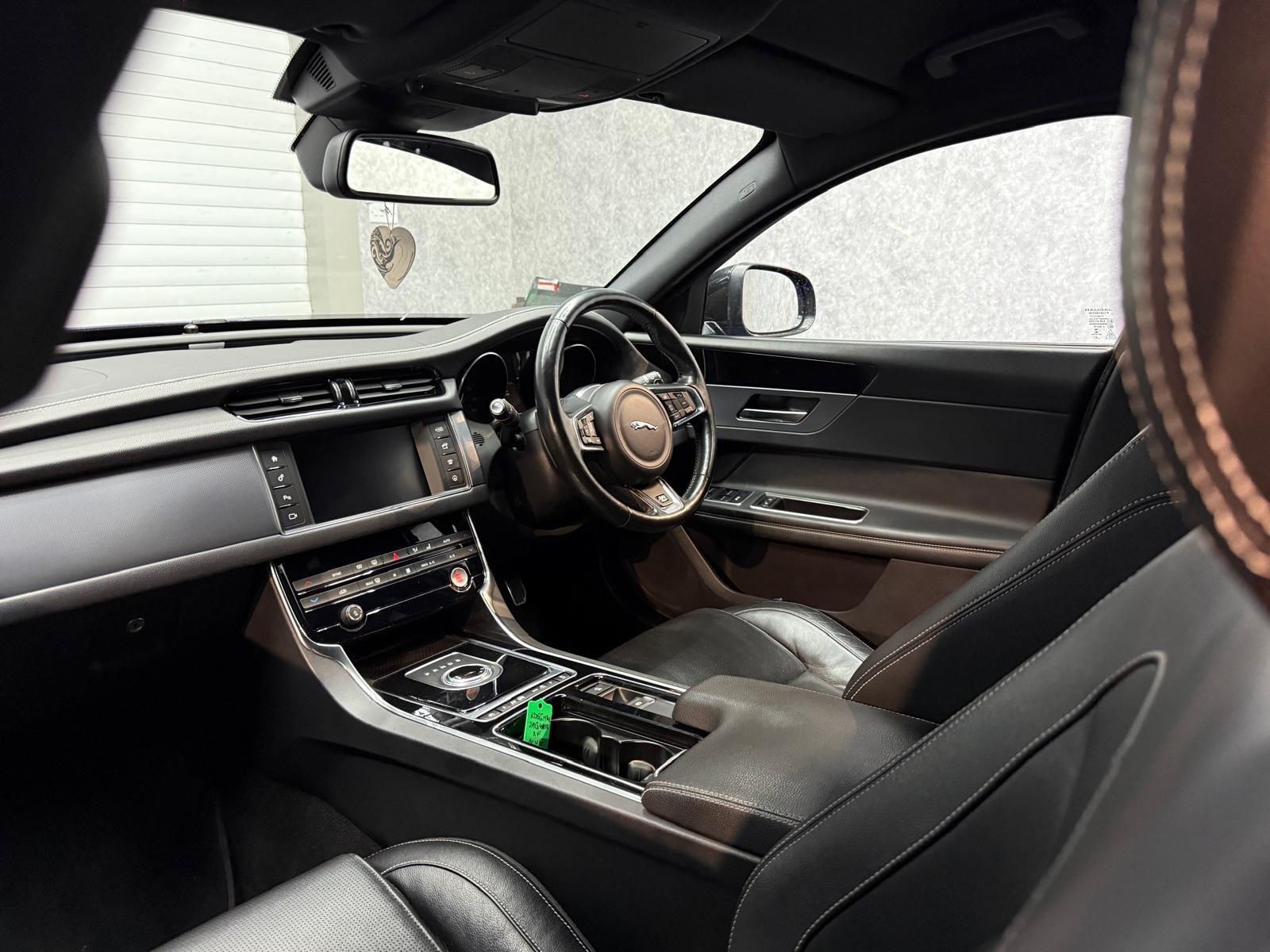Jaguar XF view 7