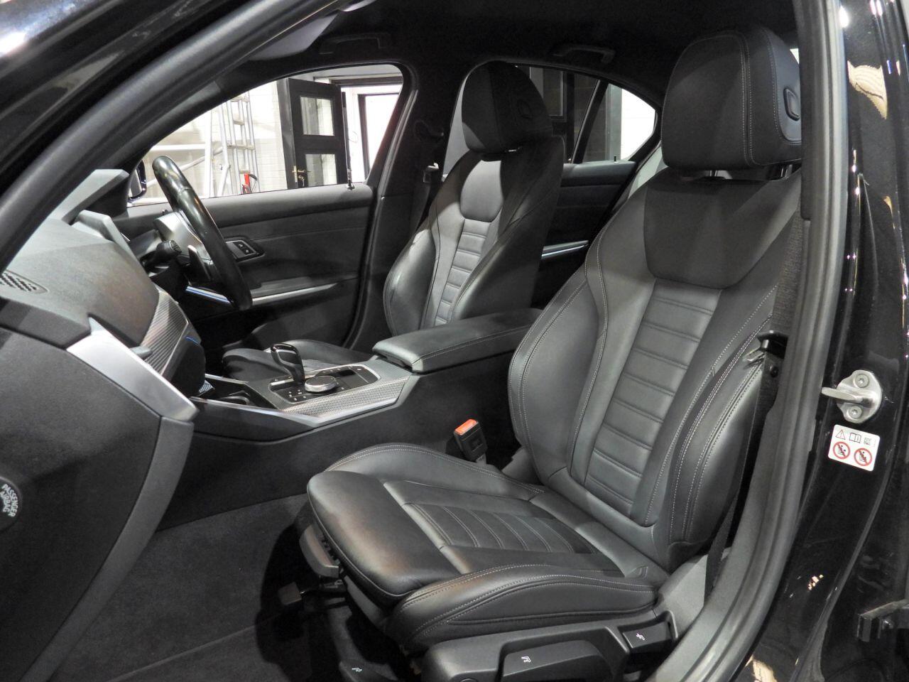 BMW 3 Series view 23