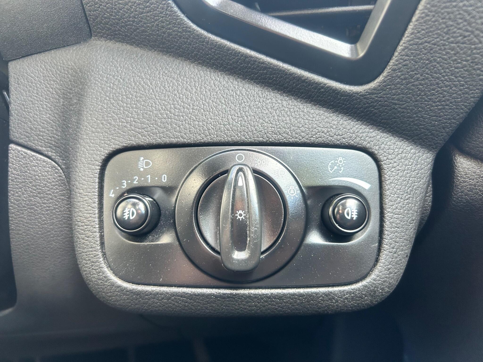 Ford Grand C-Max view 32