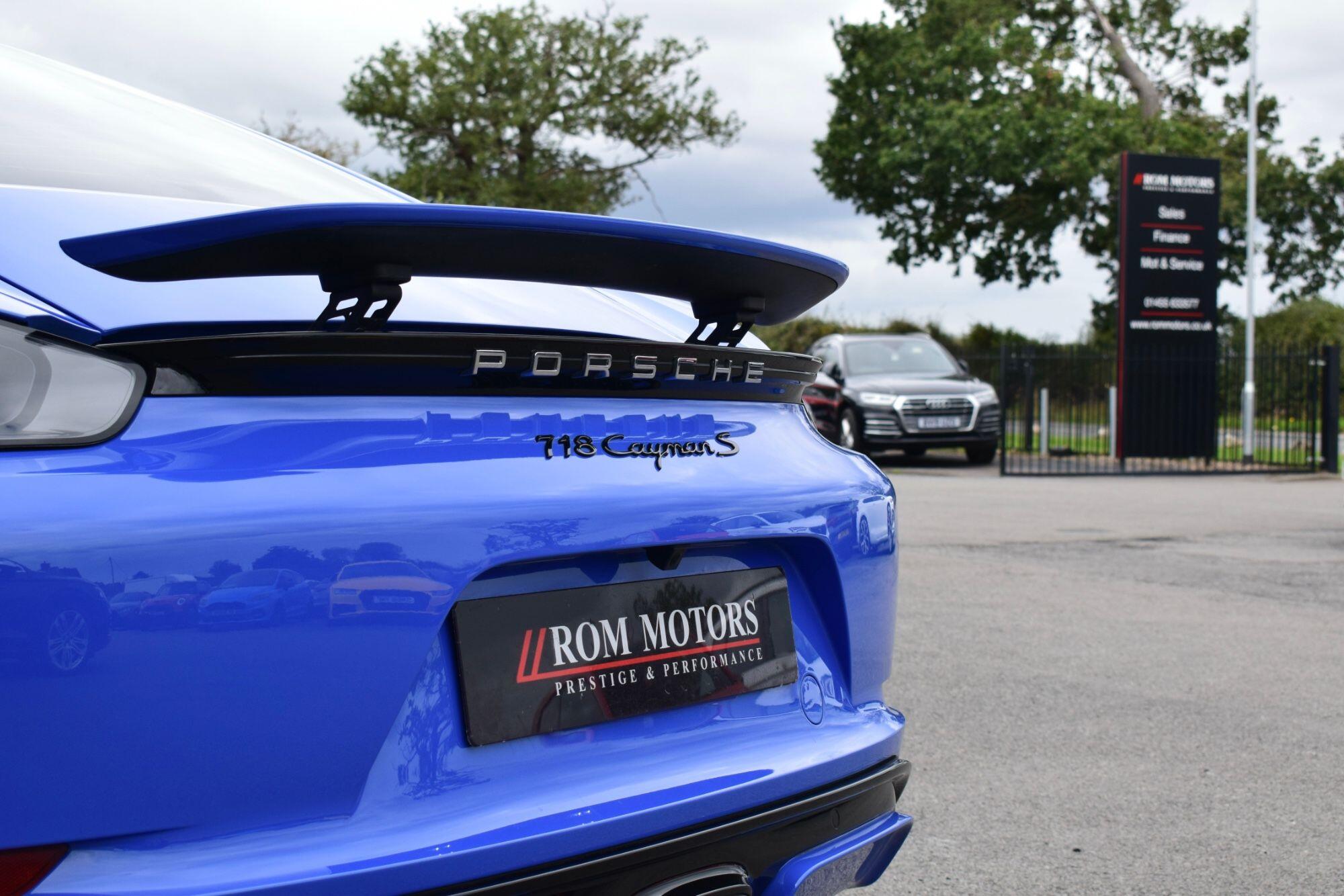 Porsche Cayman view 43