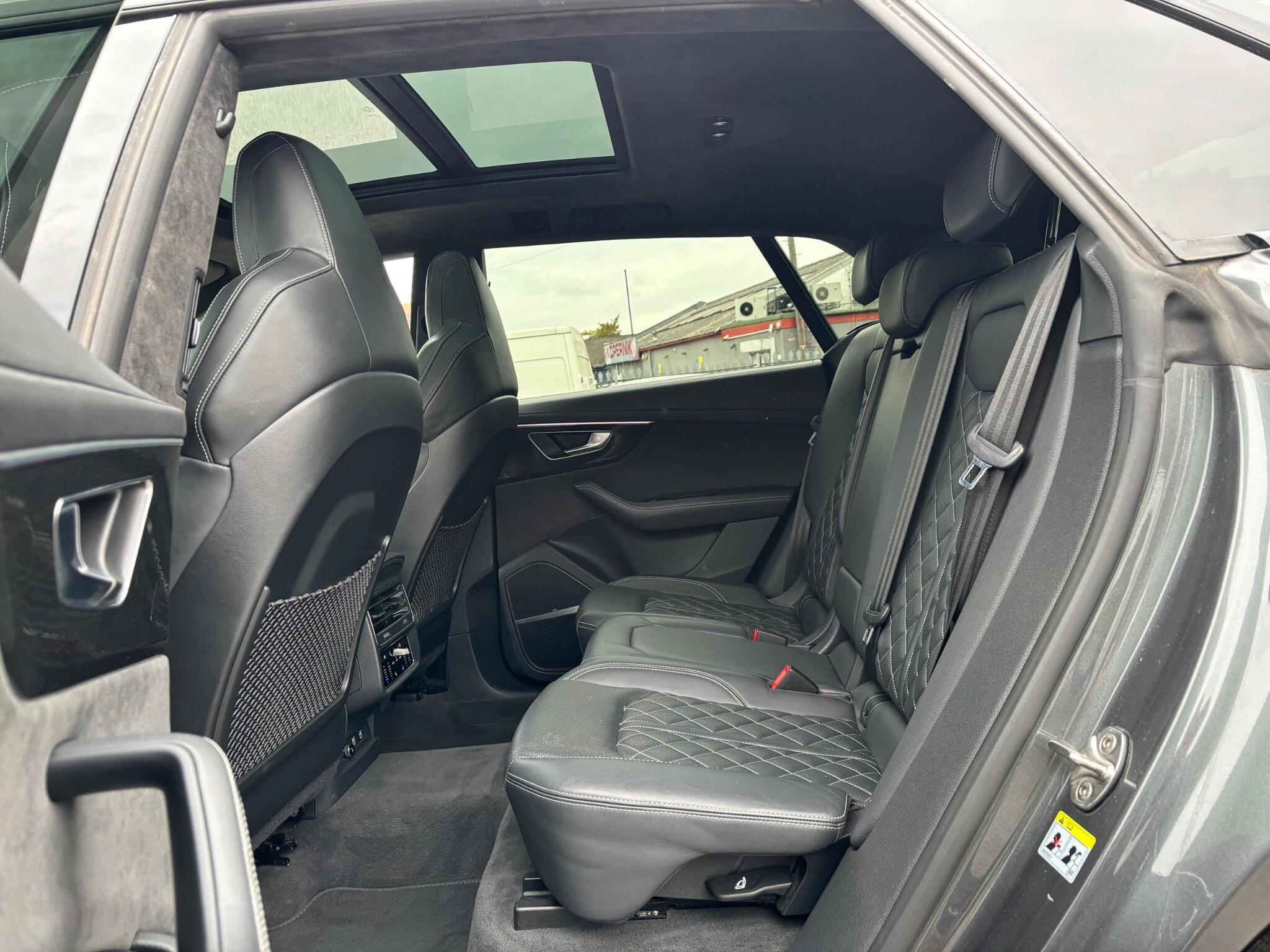 Audi Q8 view 3