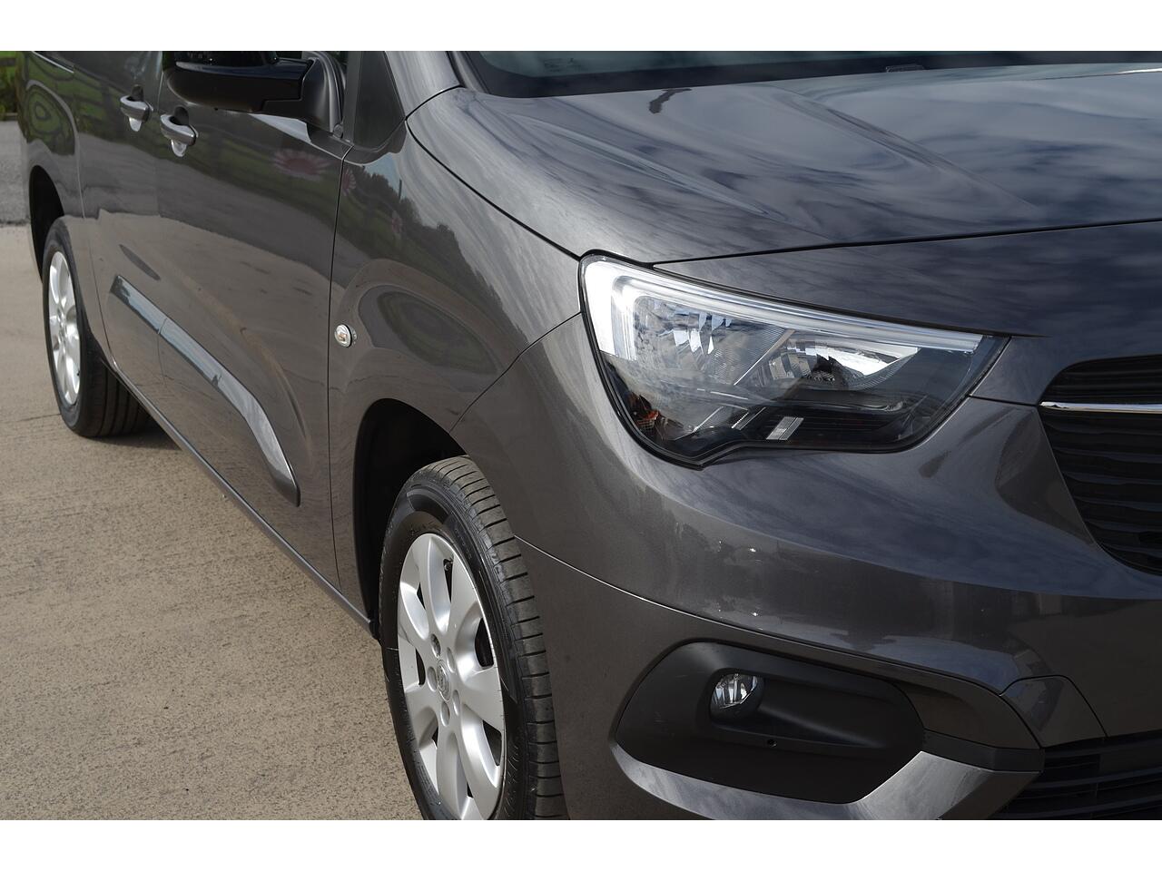 Vauxhall Combo Life view 36