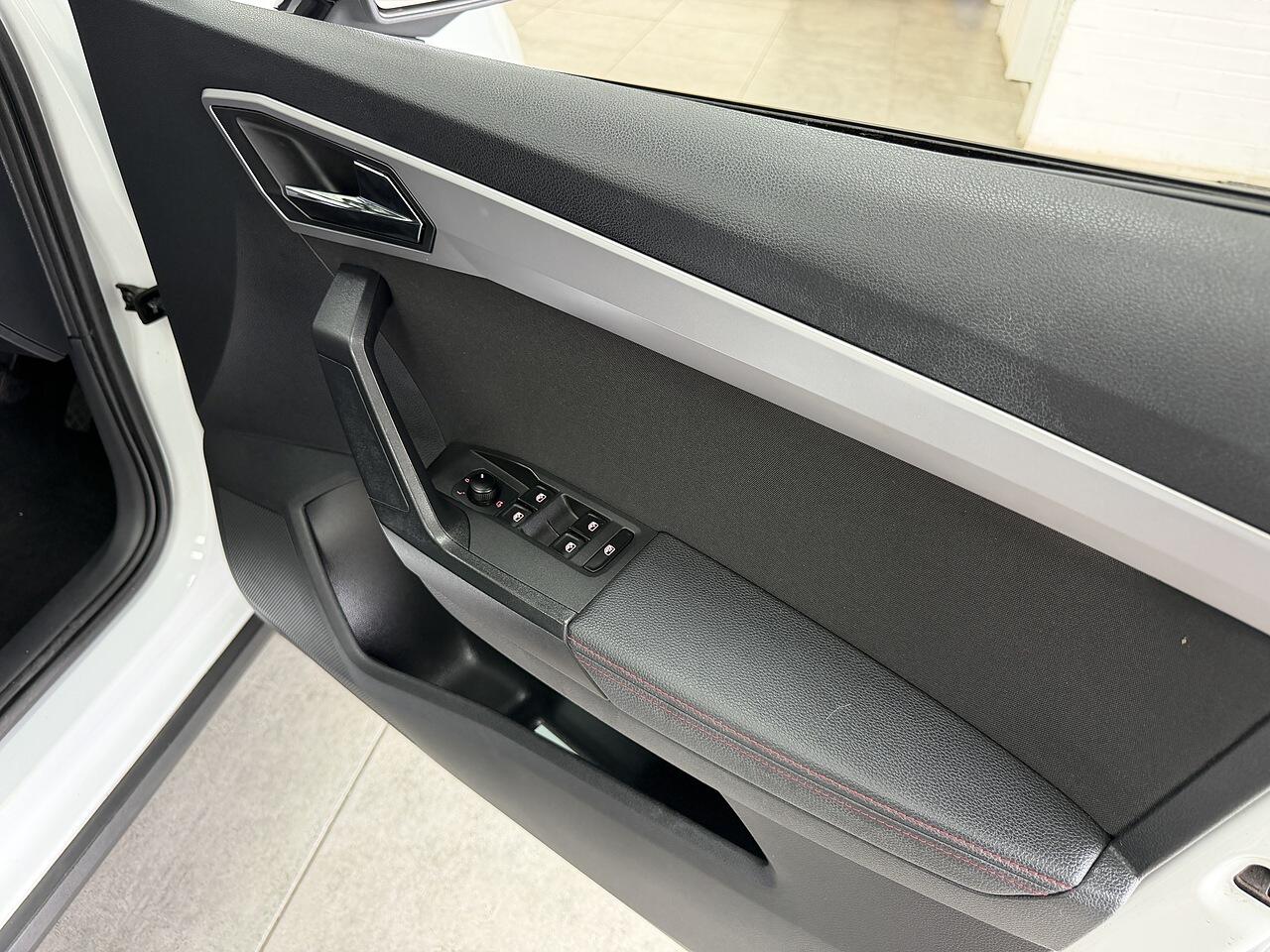 Seat Arona view 14