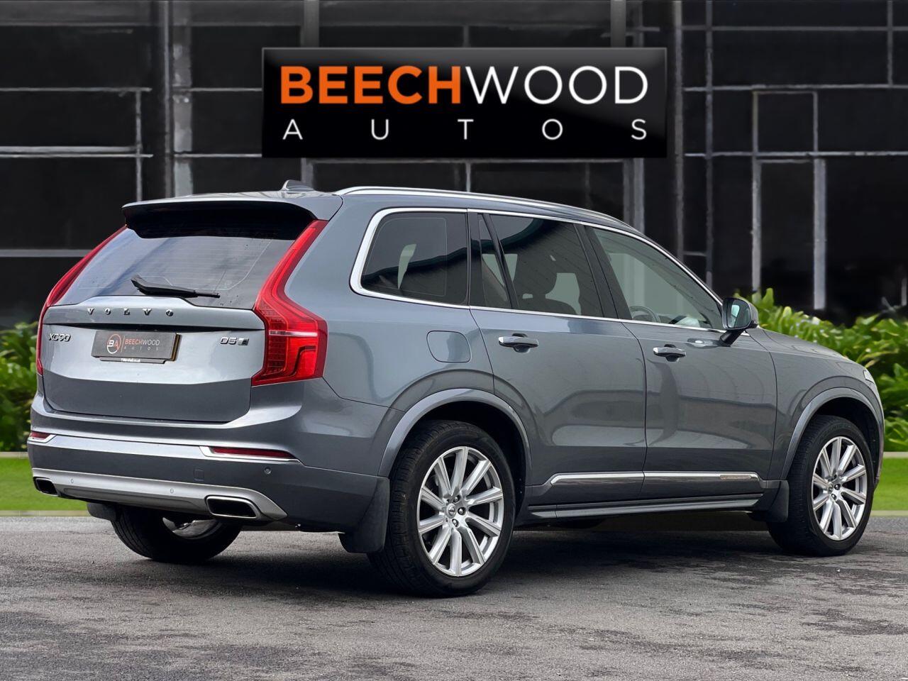 Volvo XC90 view 8