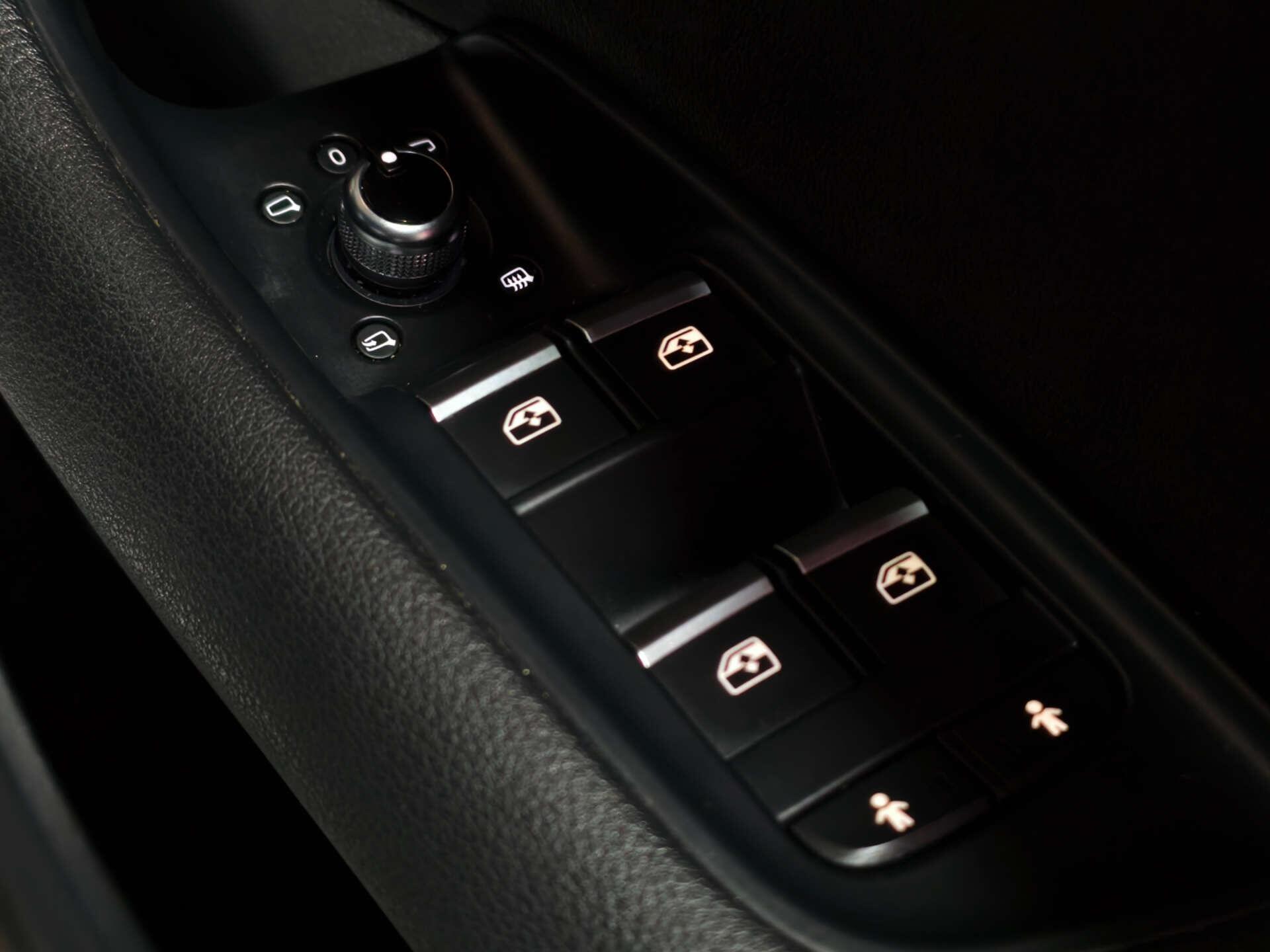 Audi Q7 view 24