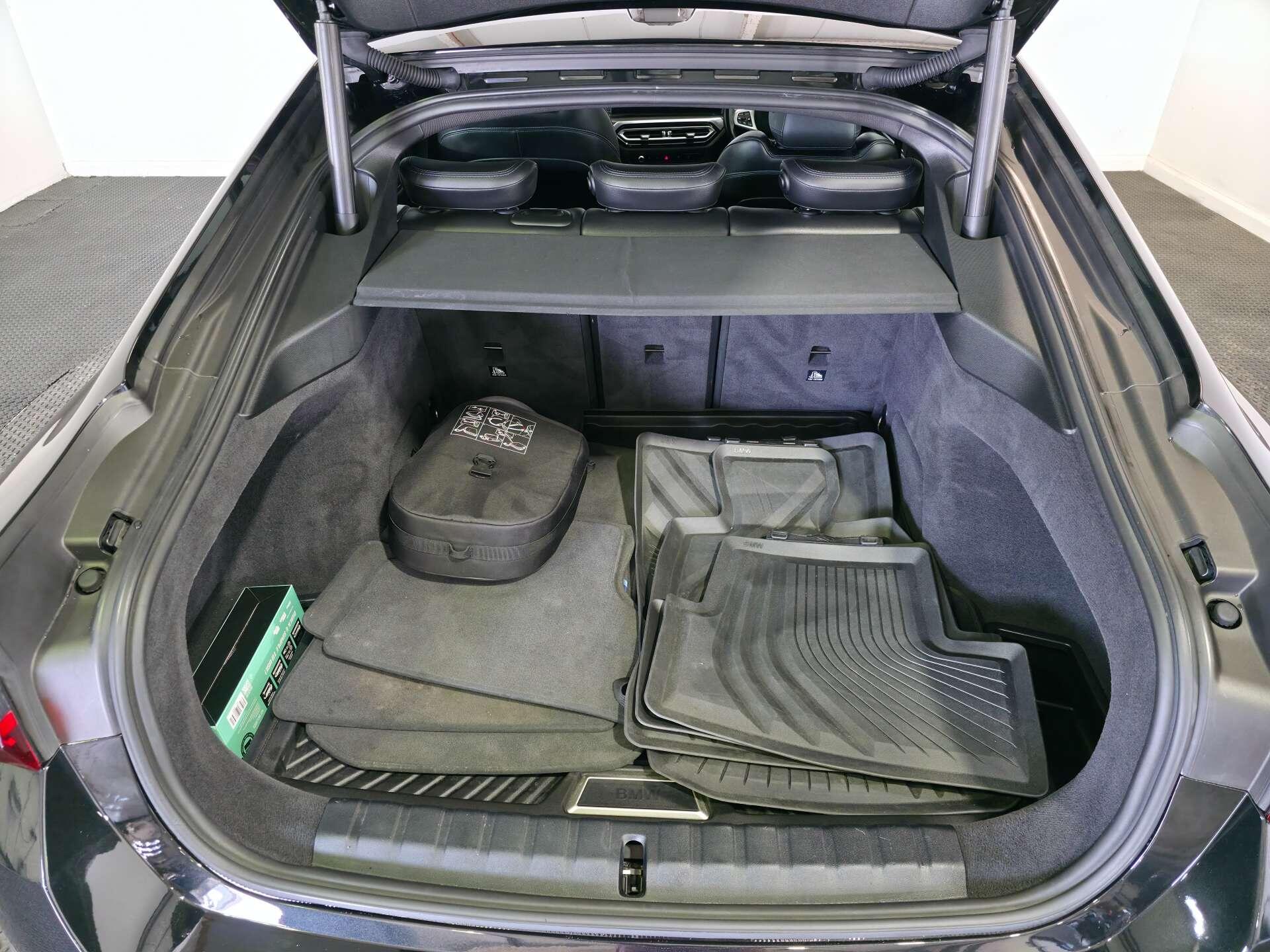 BMW I4 view 20