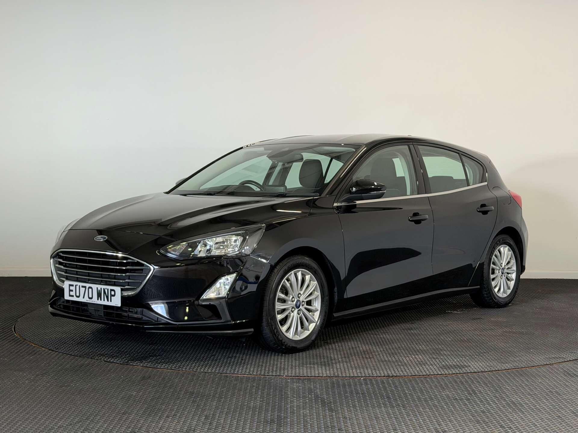 Ford Focus view 3