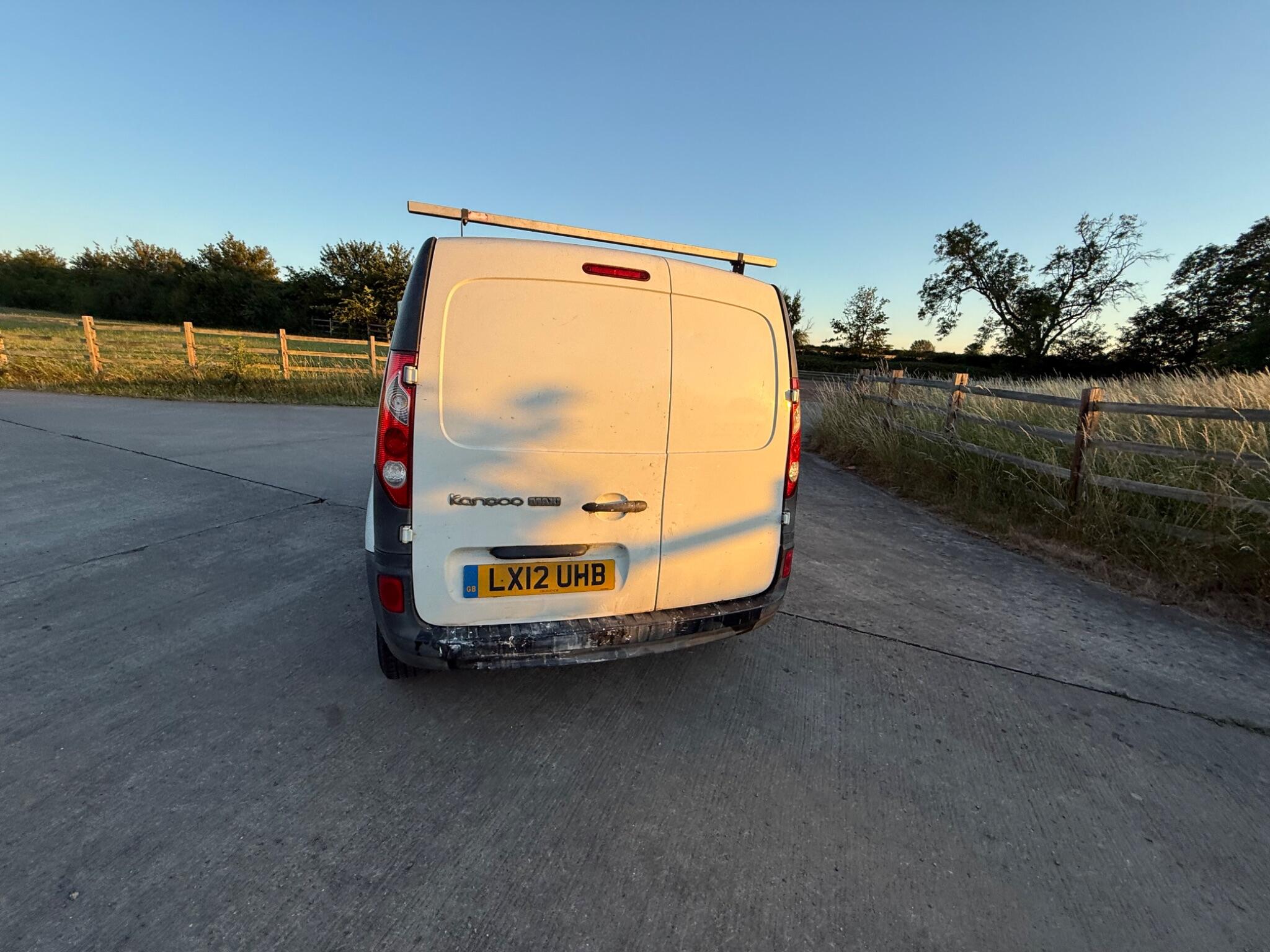 Renault Kangoo Maxi 1.5 LL21 dCi FWD L3 H1 4dr — photo 16 of 68