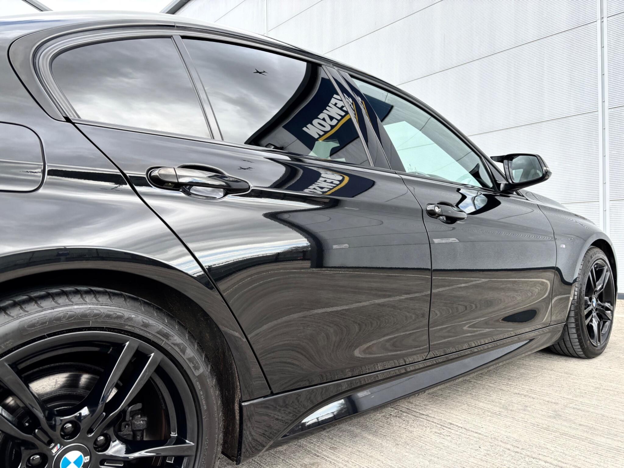 BMW 3 Series view 19