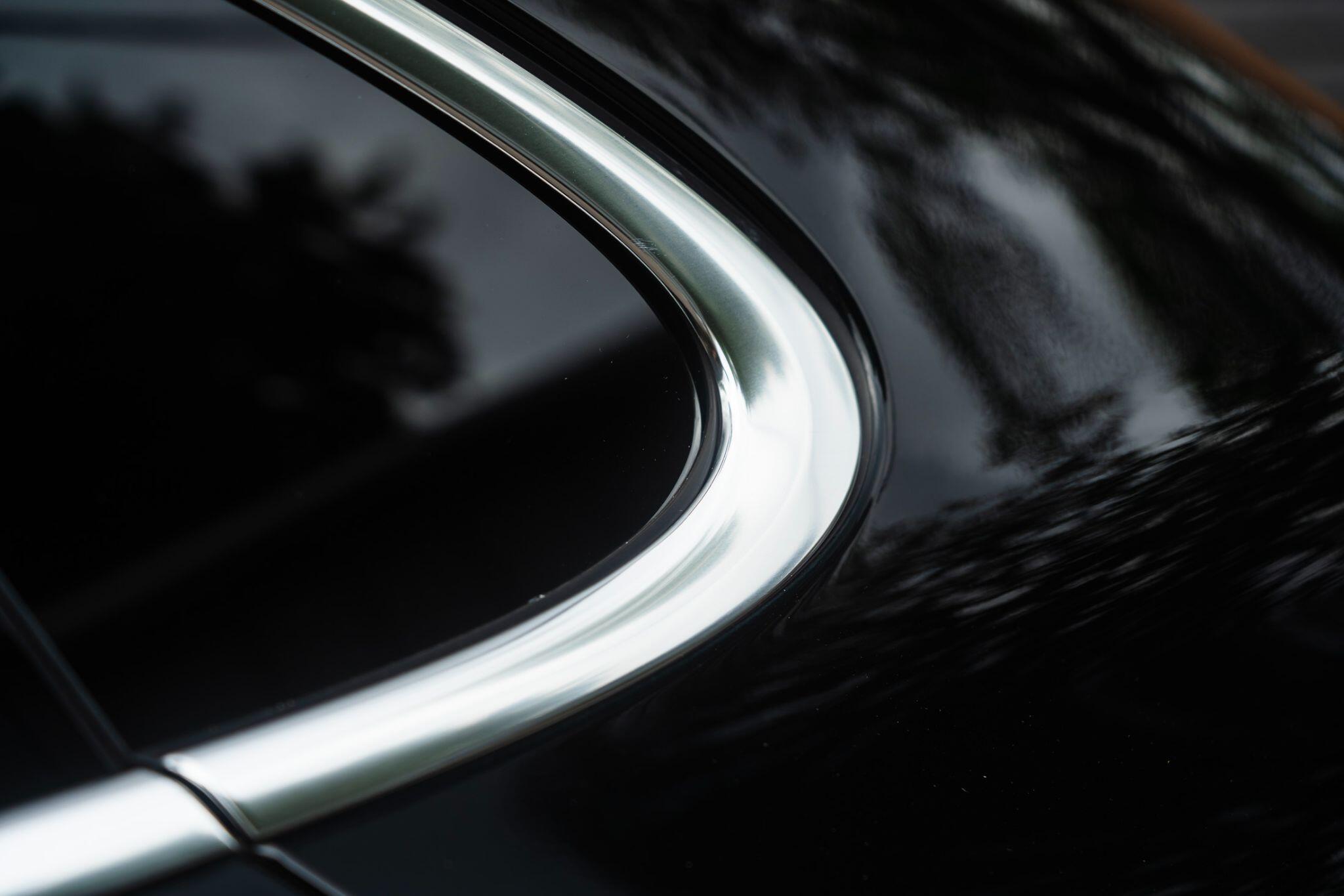 Porsche Cayenne view 60