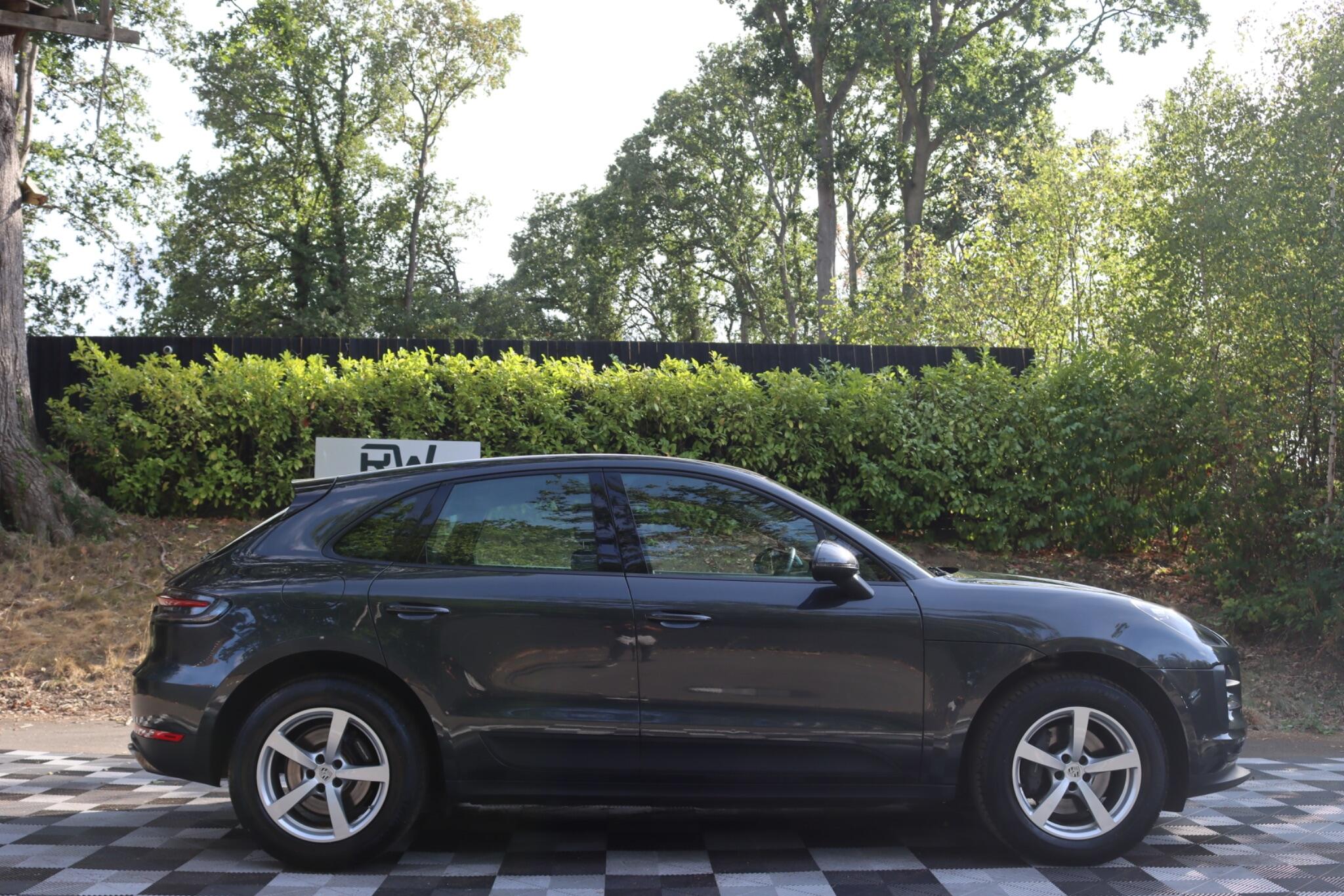 Porsche Macan view 2