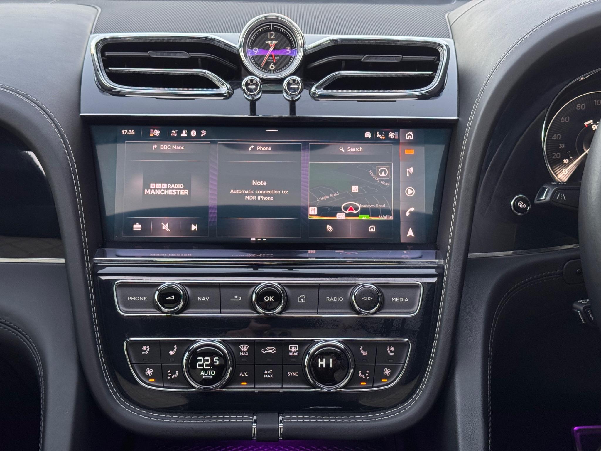 Bentley Bentayga view 38