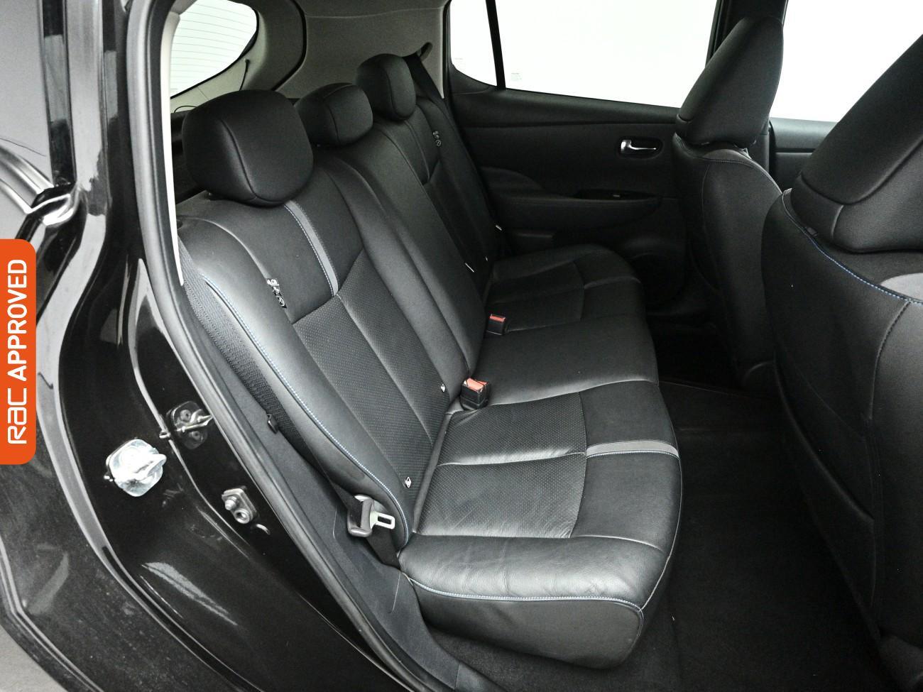 Nissan Leaf view 14