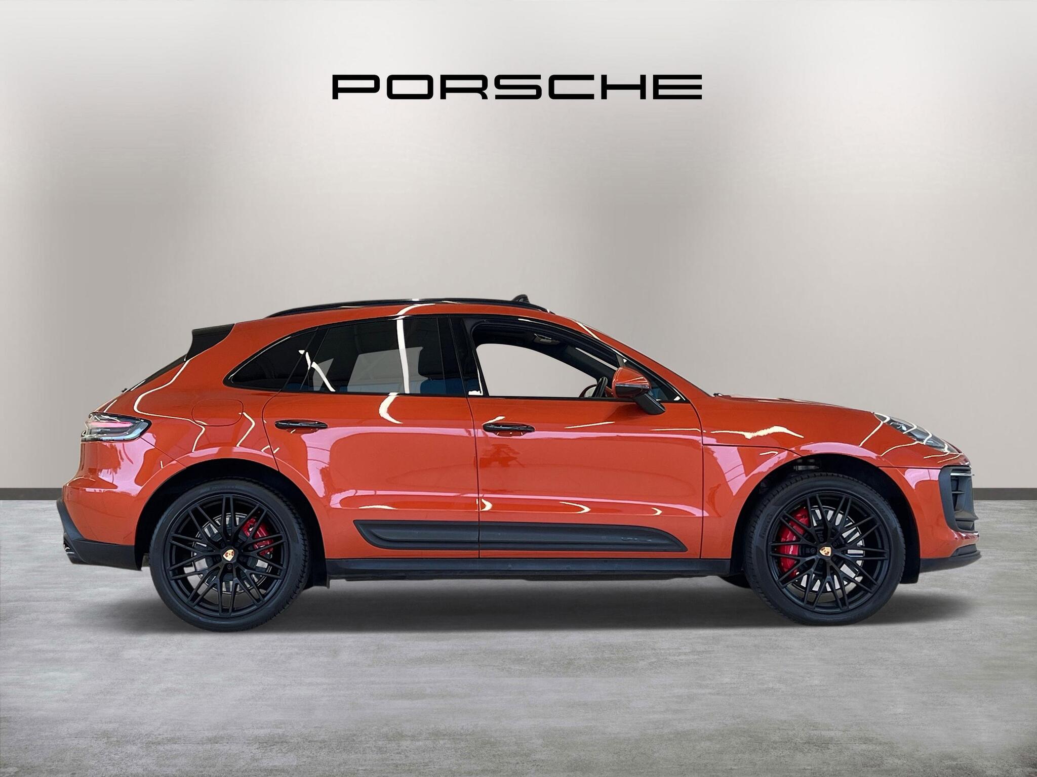 Porsche Macan view 8