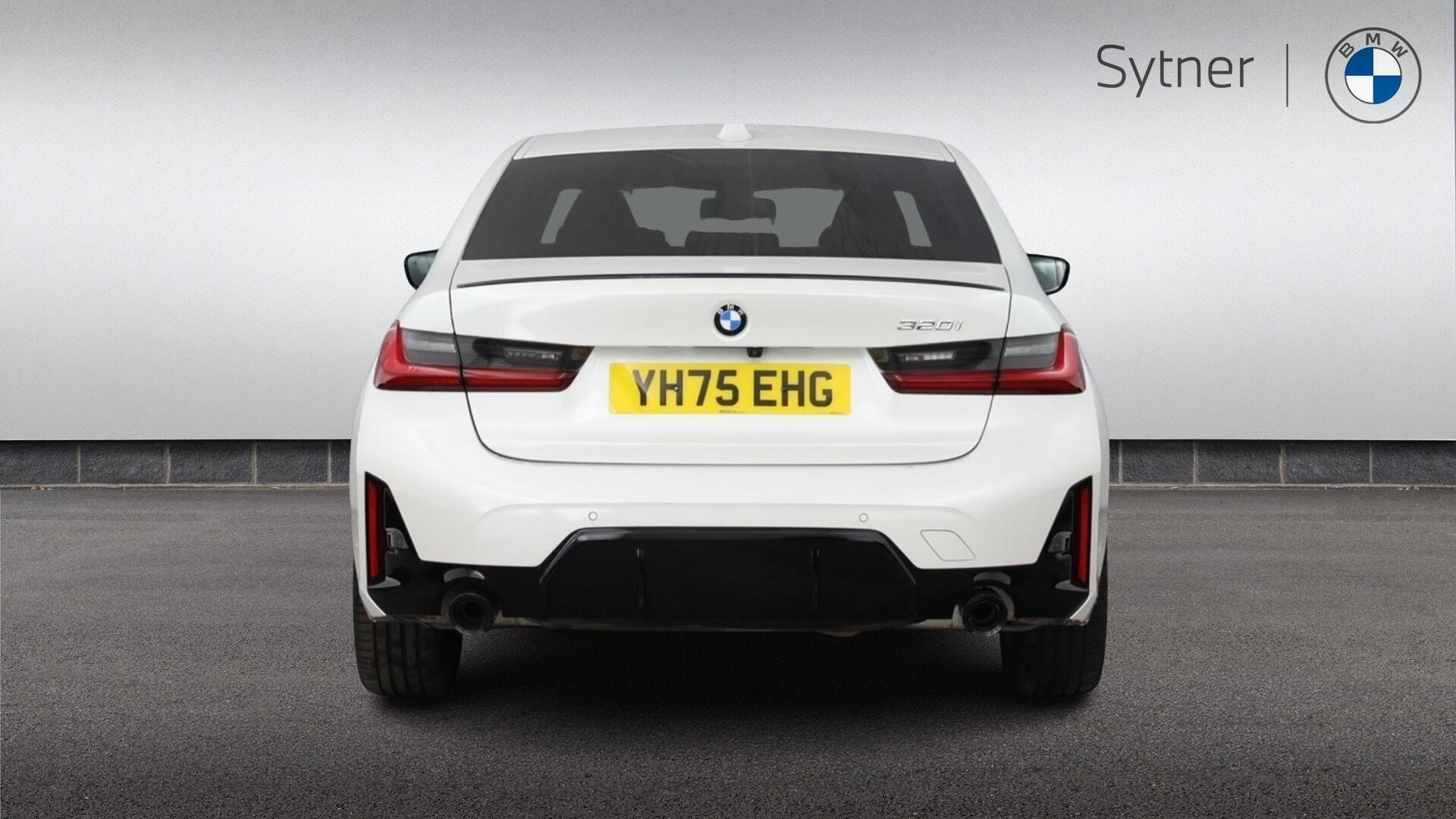 BMW 3 Series view 15