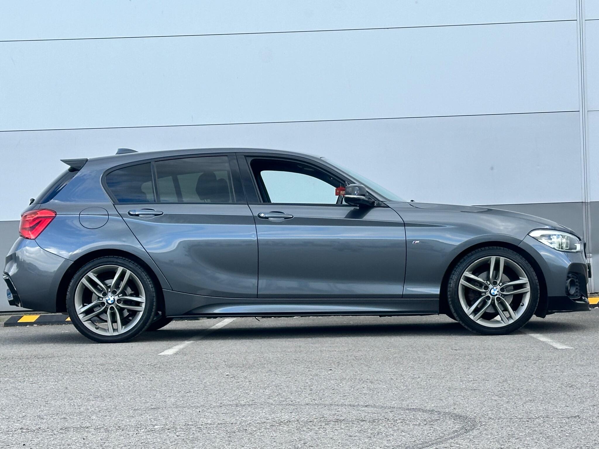 BMW 1 Series view 8